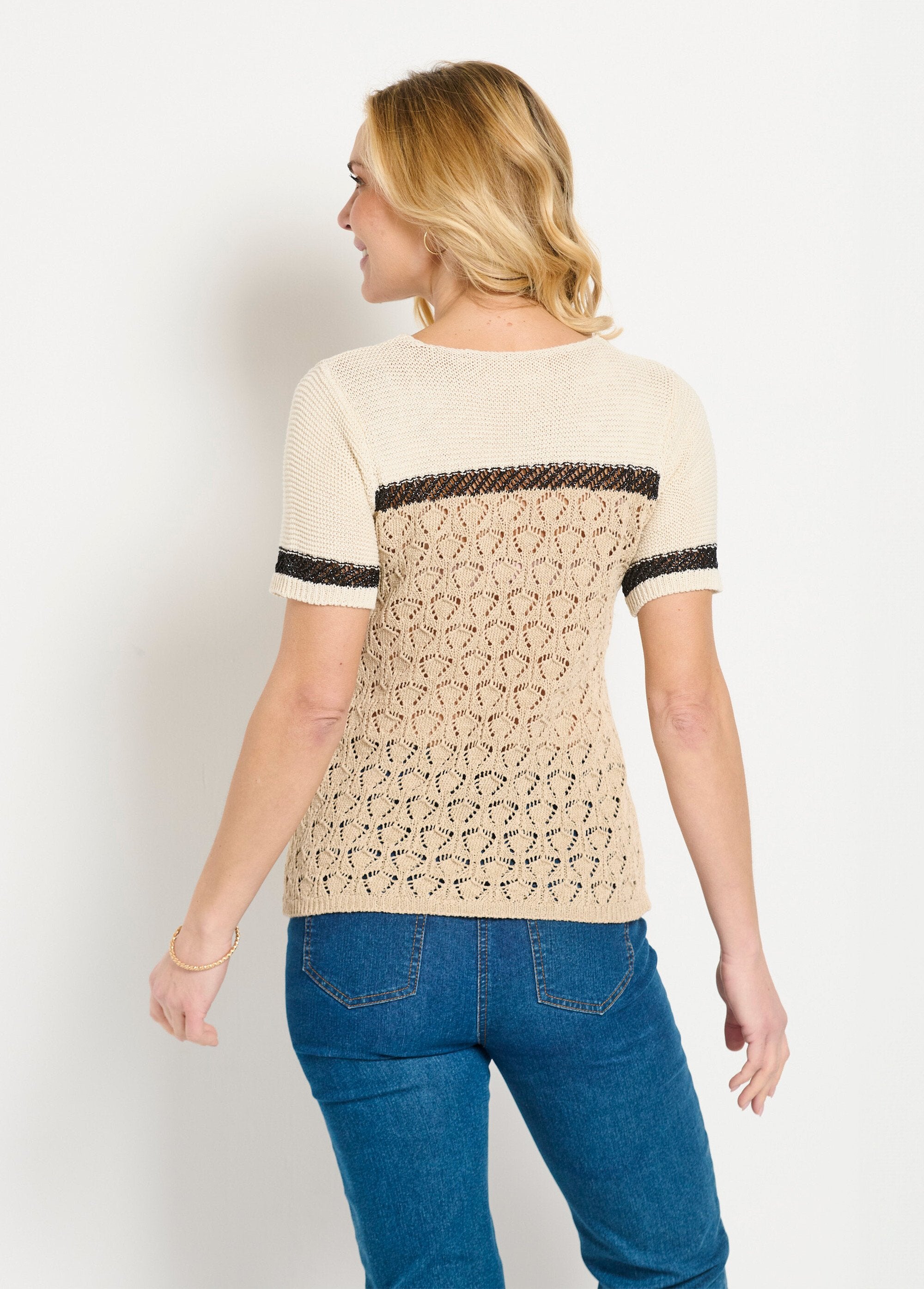 Pull_doux_brillant_manches_courtes_col_rond_Beige_et_noir_DO1_slim