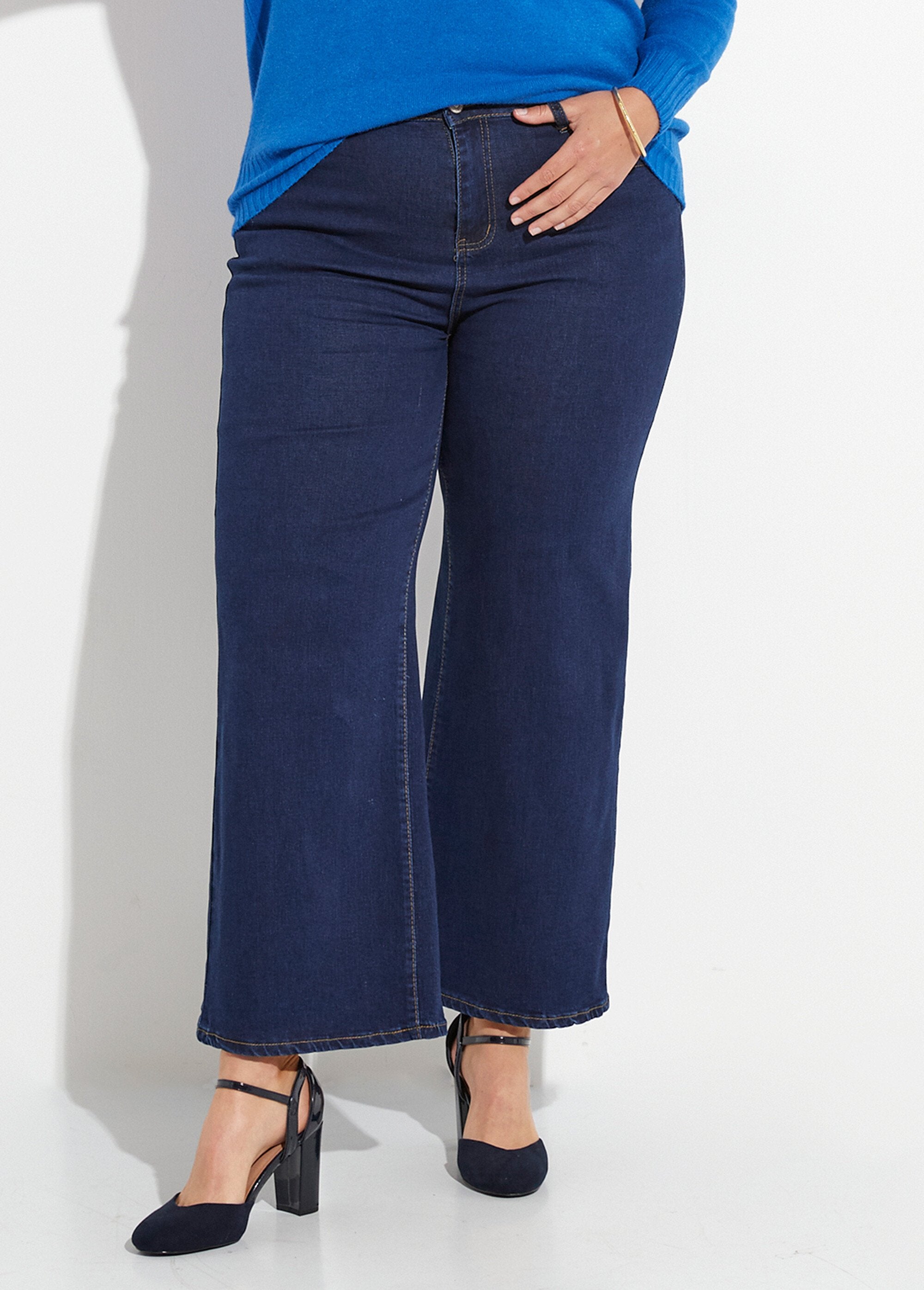 Pull_encolure_bateau_avec_bords_côtelés_Bleu_vif_FA1_curvy