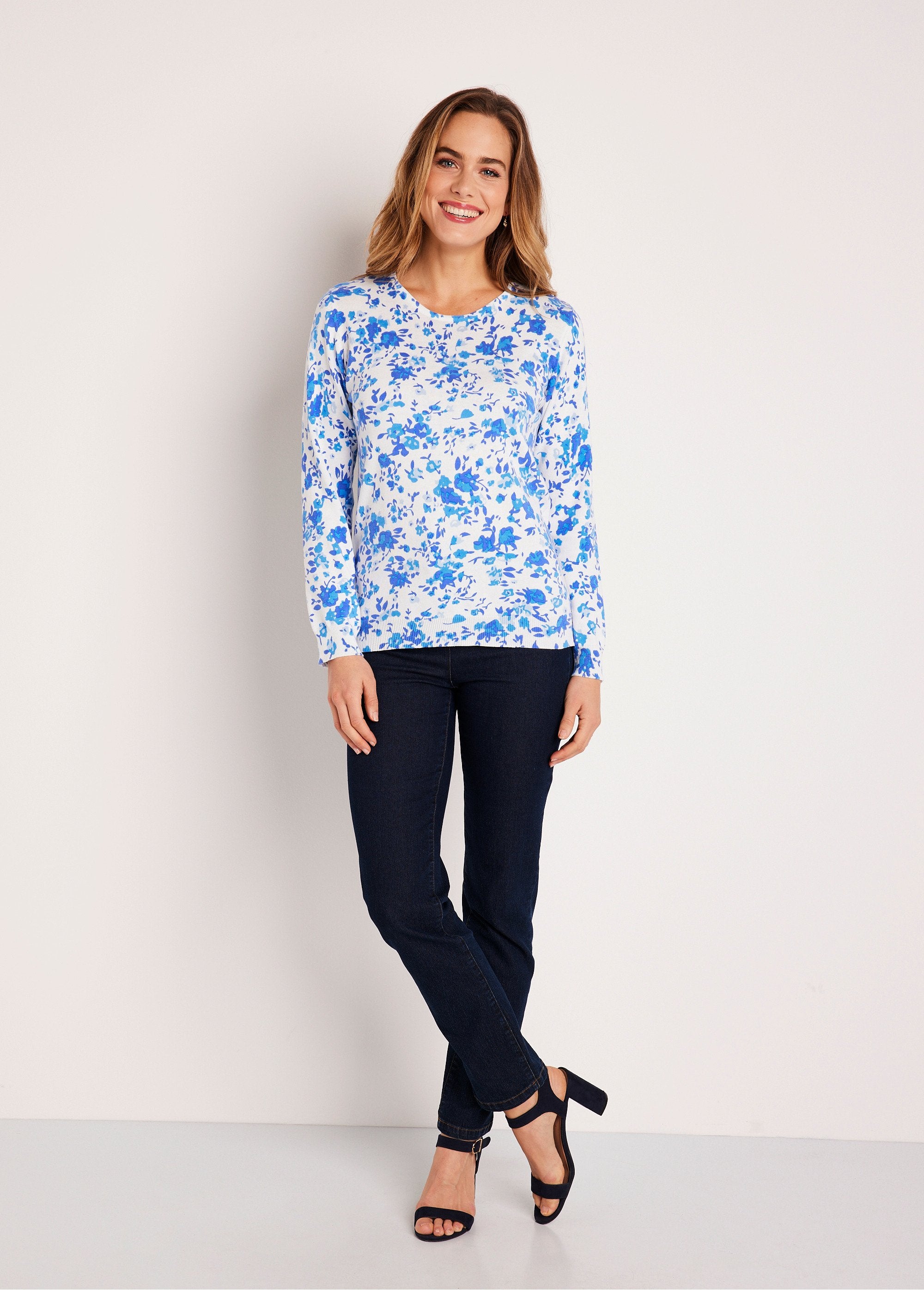 Trui_met_dunne_bloemen_BLAUW_SF1_slim