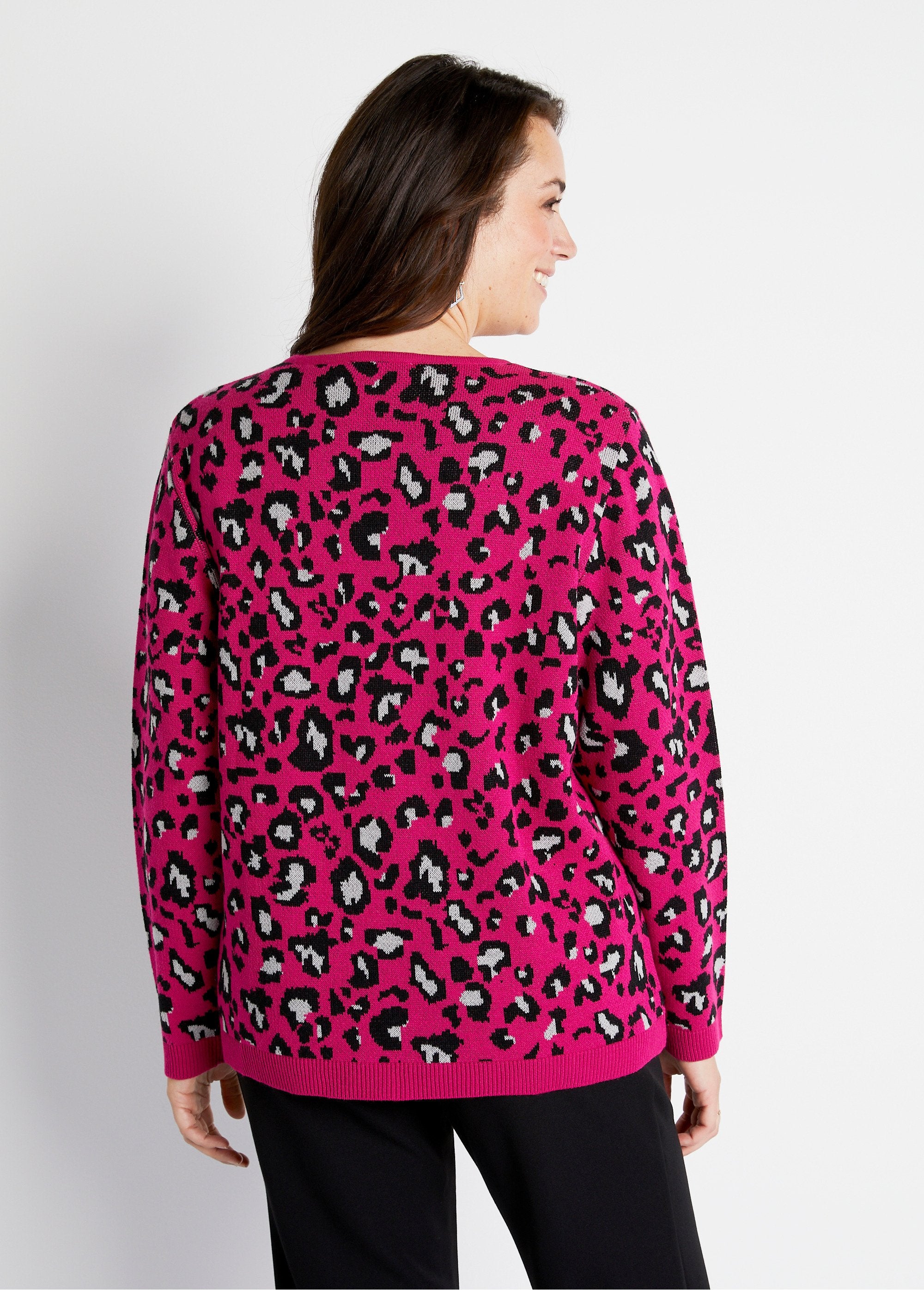 Jacquard_trui_met_luipaard_Fuchsia_en_zwart_DO1_curvy