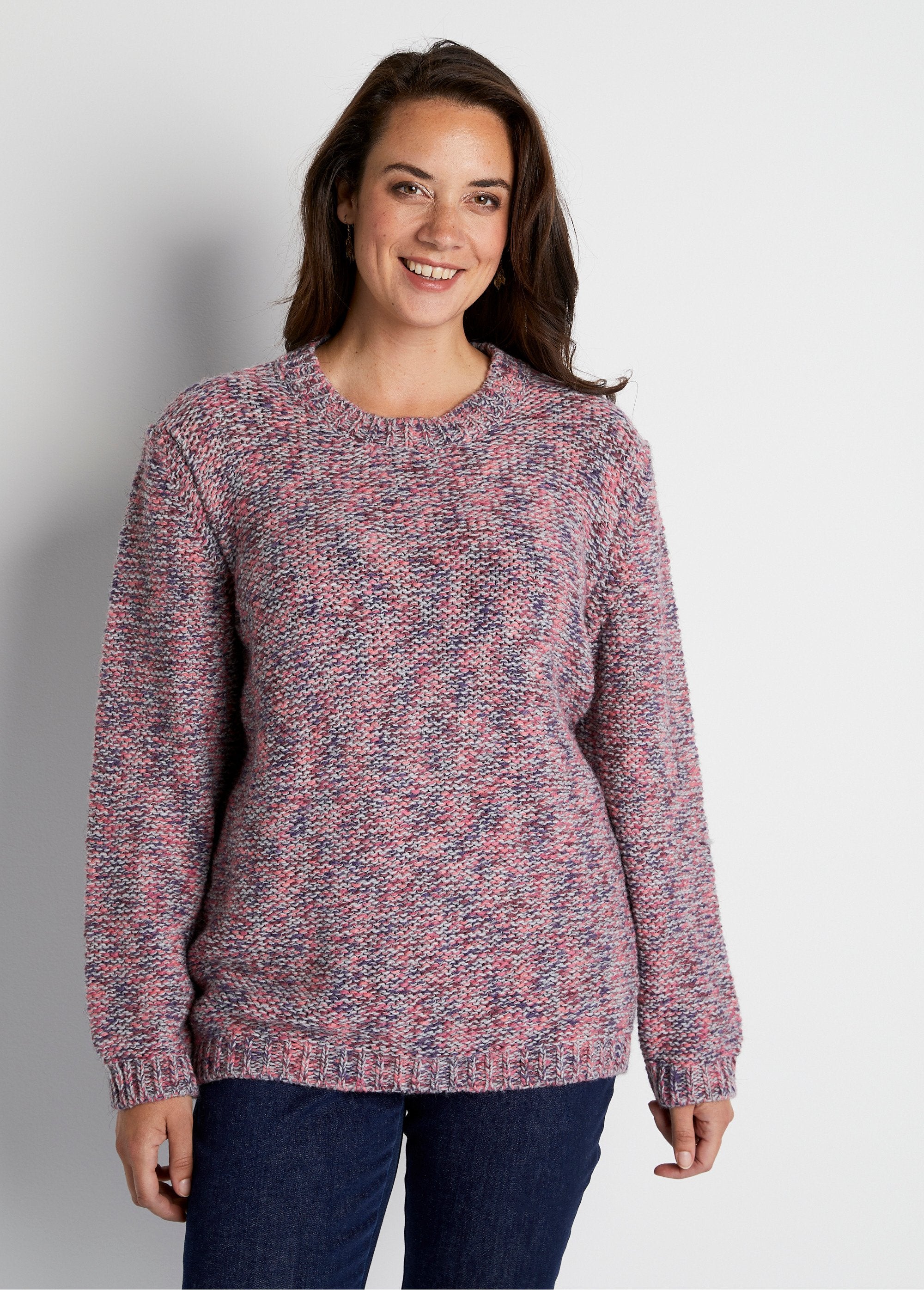 Voorgevormde_trui_met_ronde_hals_in_wol_en_alpaca_Roze_en_grijs_FA1_curvy