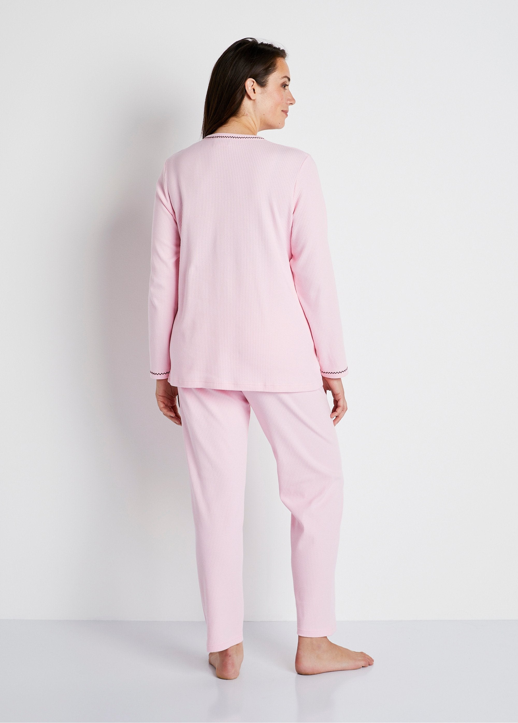 Geborduurde_pyjama_ROZE_DO1_curvy