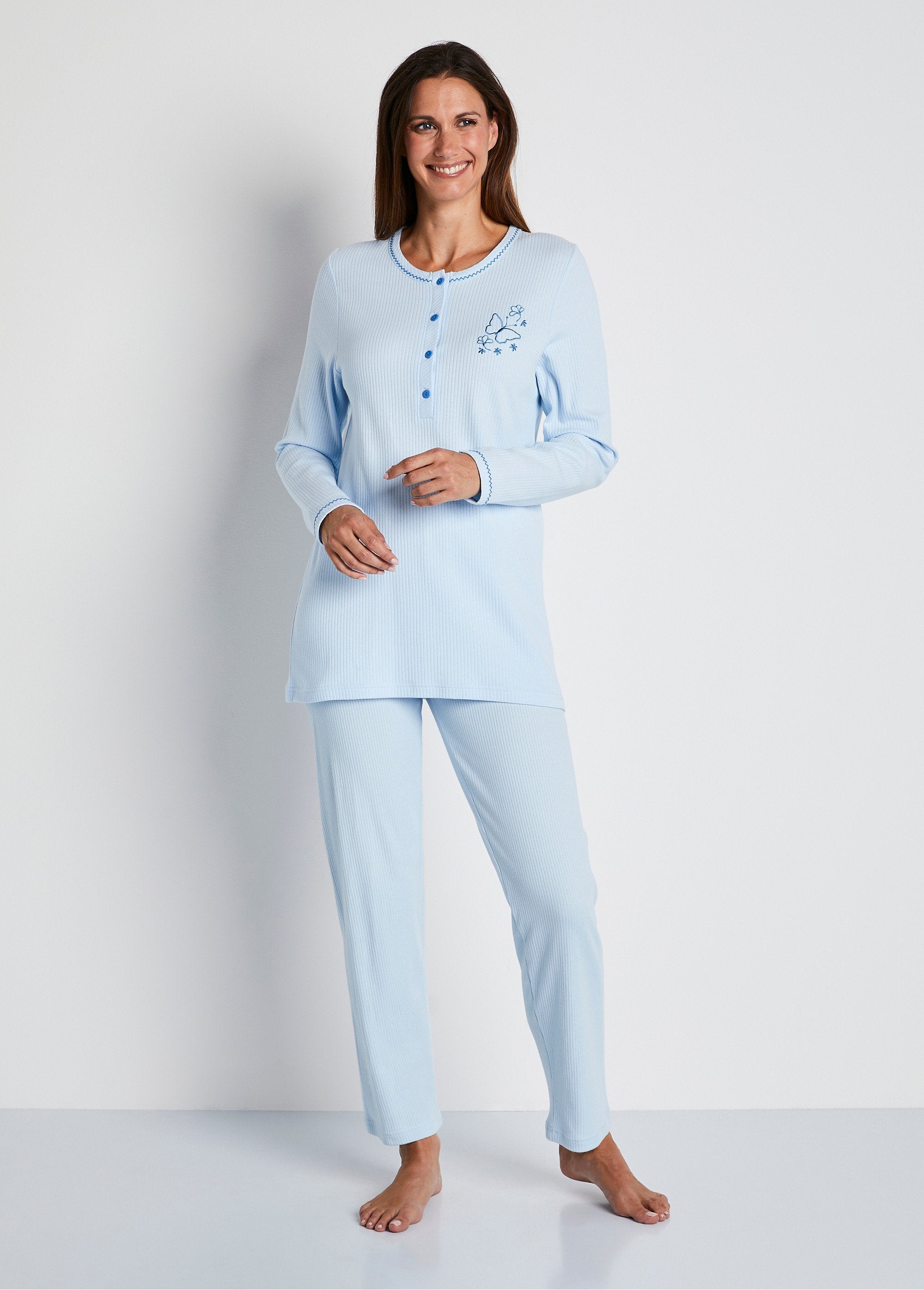 Geborduurde_pyjama_BLAUW_FA1_slim