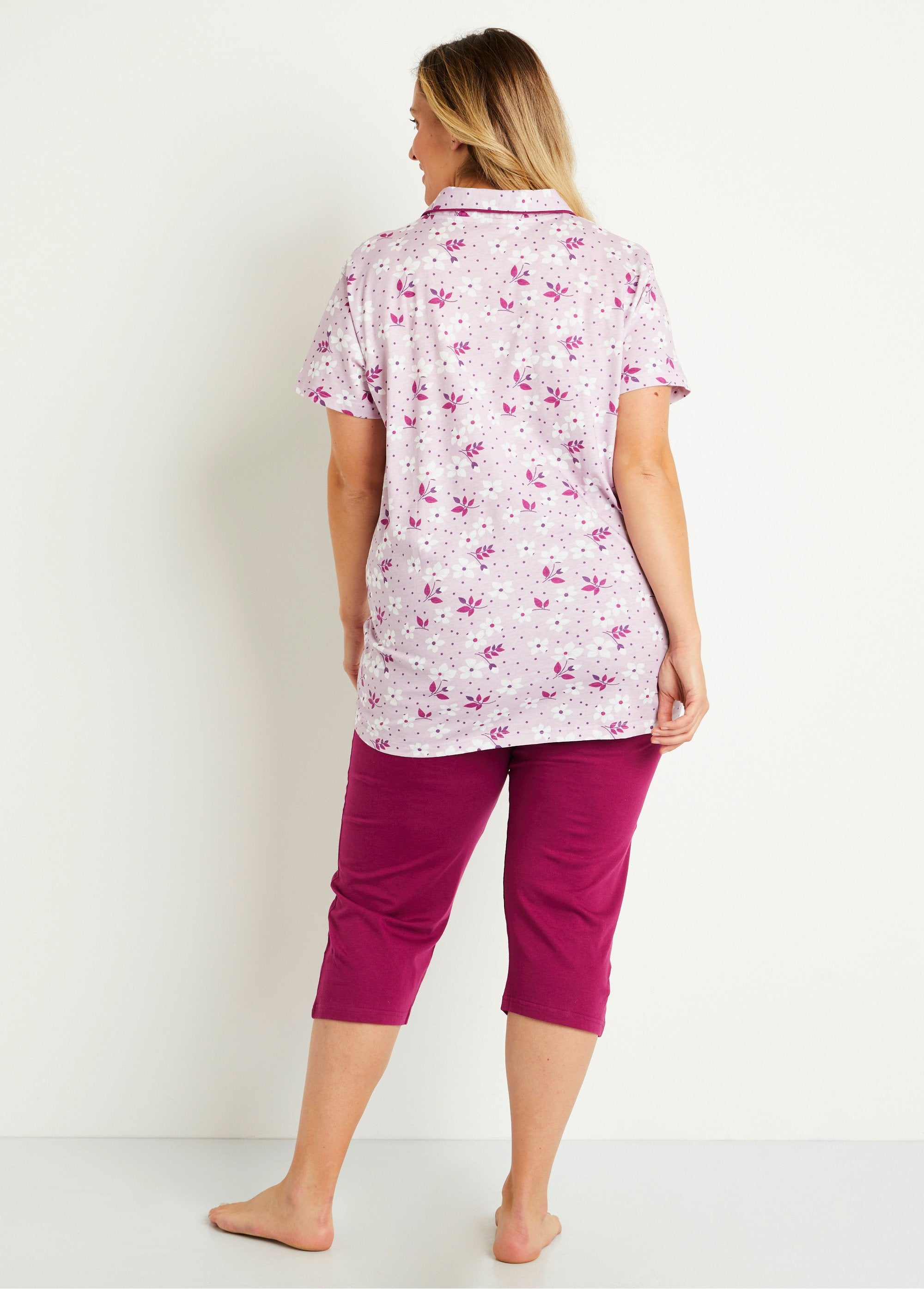 Korte_katoenen_pyjama_met_knoopsluiting_Parme_DO1_curvy