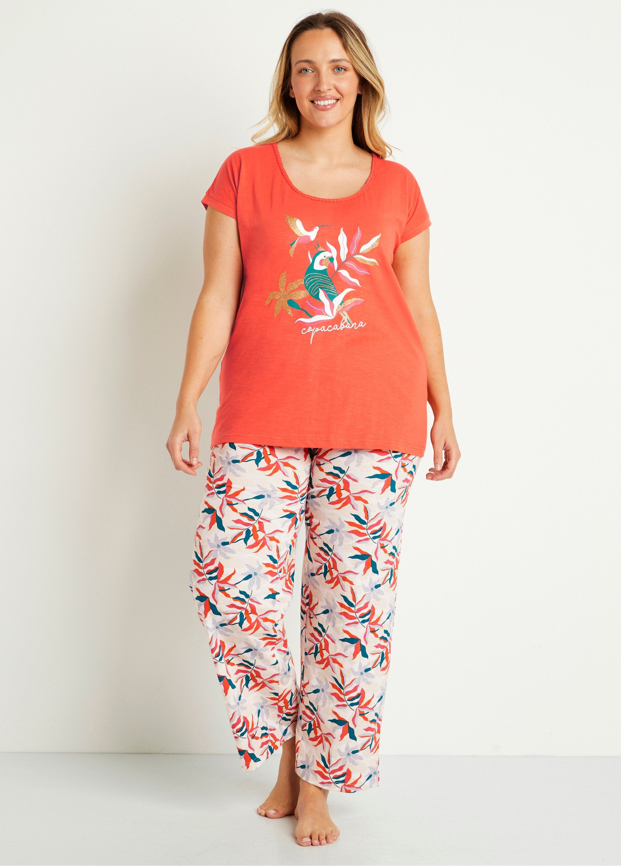 Effen_pyjama_met_korte_mouwen_Mandarijn_FA1_curvy