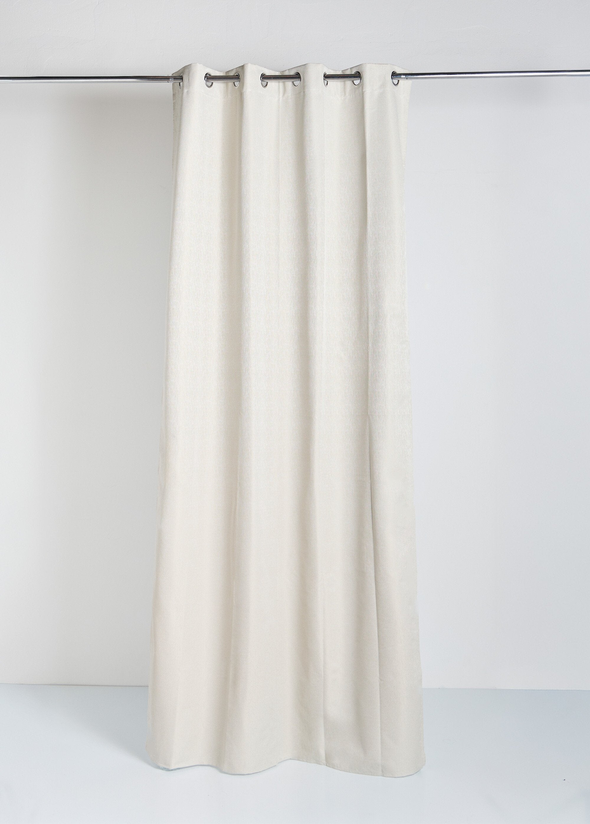 Verduisteringsgordijn_golven_1_paneel_oogjes_Ecru_FA1_slim