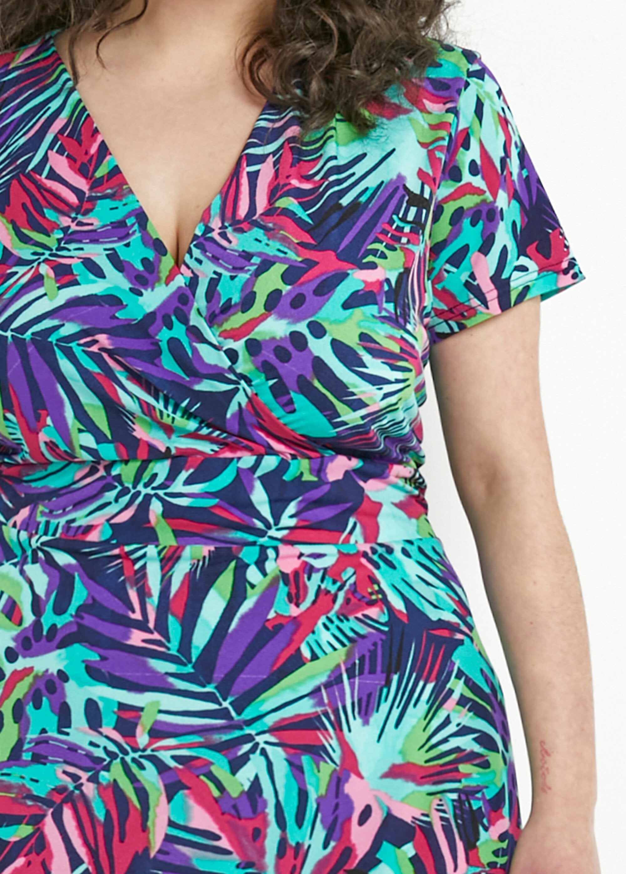 Robe_cache-coeur_courte_imprimée_évasée_Multicolore_DE1_curvy