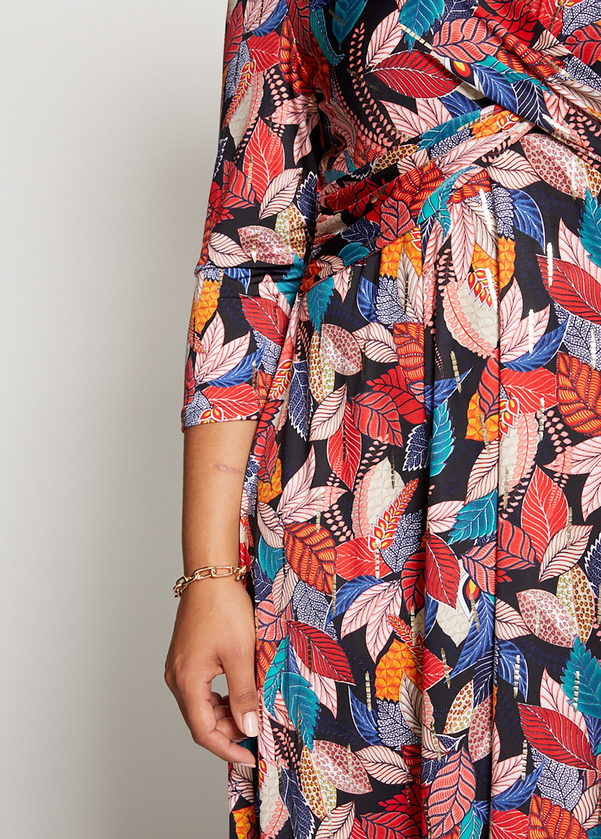 Gedrukte_gedrapeerde_wikkeljurk_Multicolore_DE1_curvy