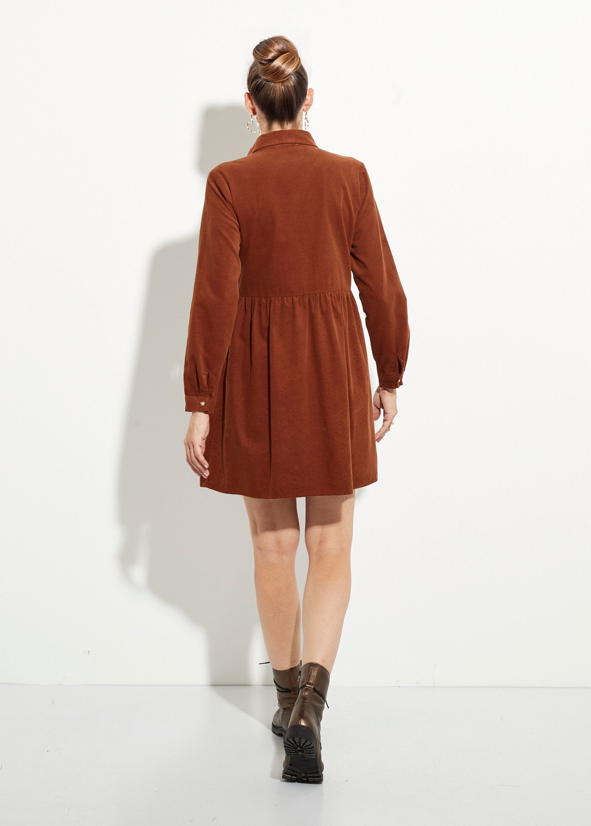 Fluwelen_blousejurk_met_geplooide_taille_Marron_DO1_slim