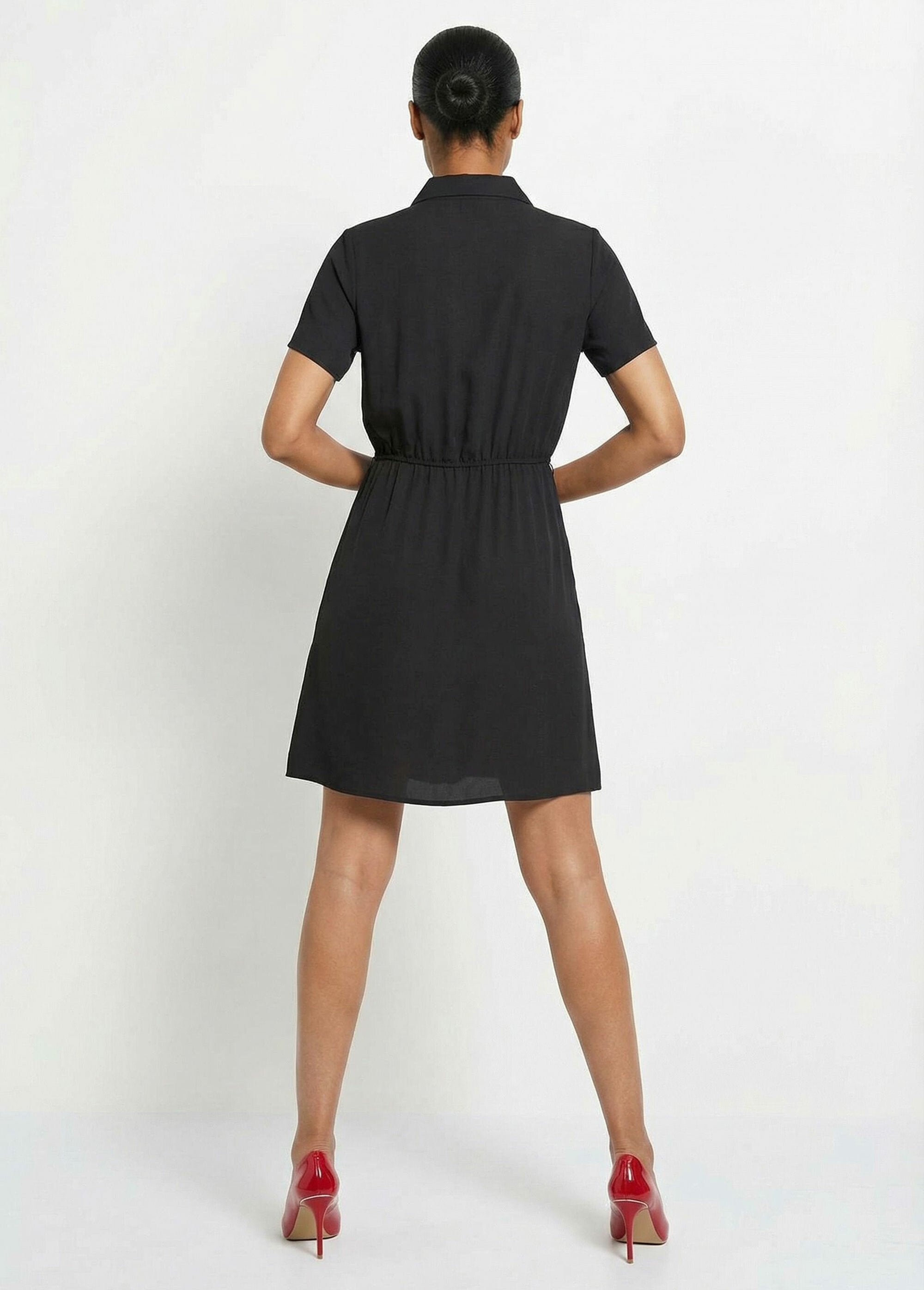Robe_col_V_manches_courtes,_Essentiel_Noir_DO1_slim