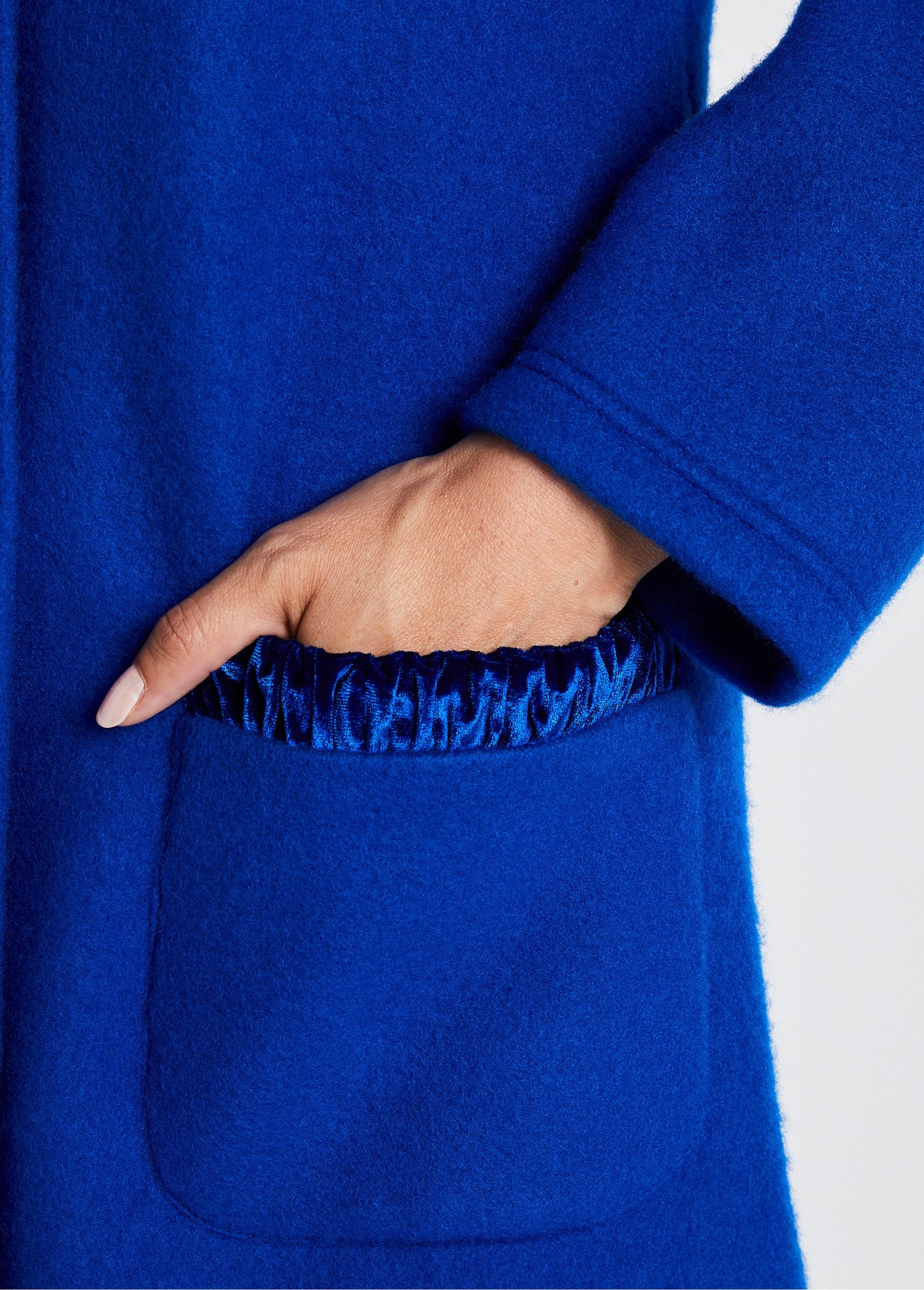 Courtelle_lange_fleece_ochtendjas®_BLAUW_DE2_slim