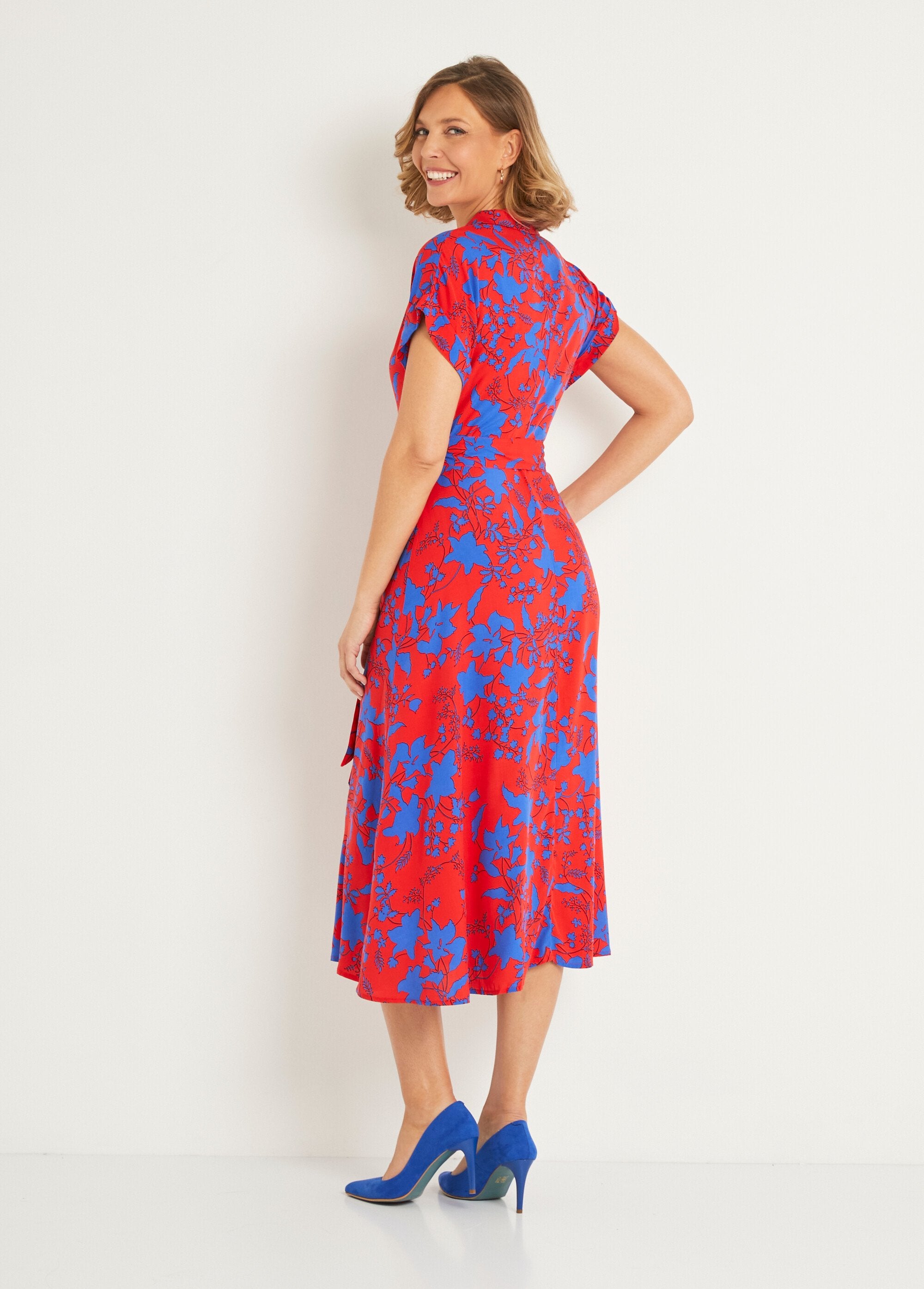 Gebloemde_lange_jurk_met_bindceintuur_Rouge_et_bleu_DO1_slim