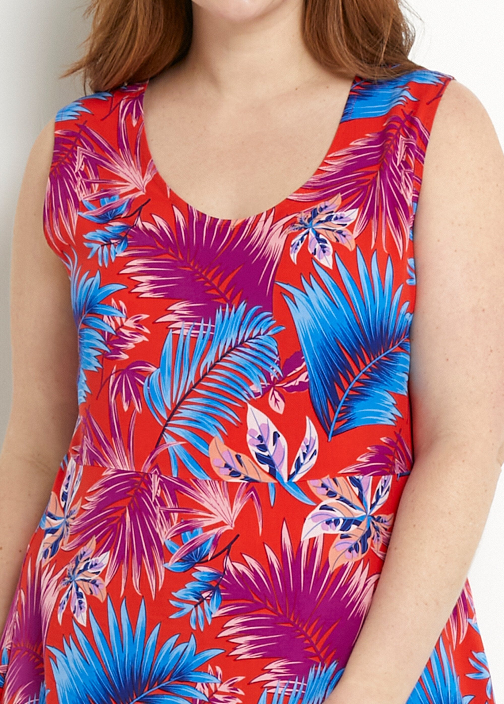 Mouwloze_uitlopende_maxi-jurk_met_gebladerteprint_Rouge_et_bleu_DE1_curvy