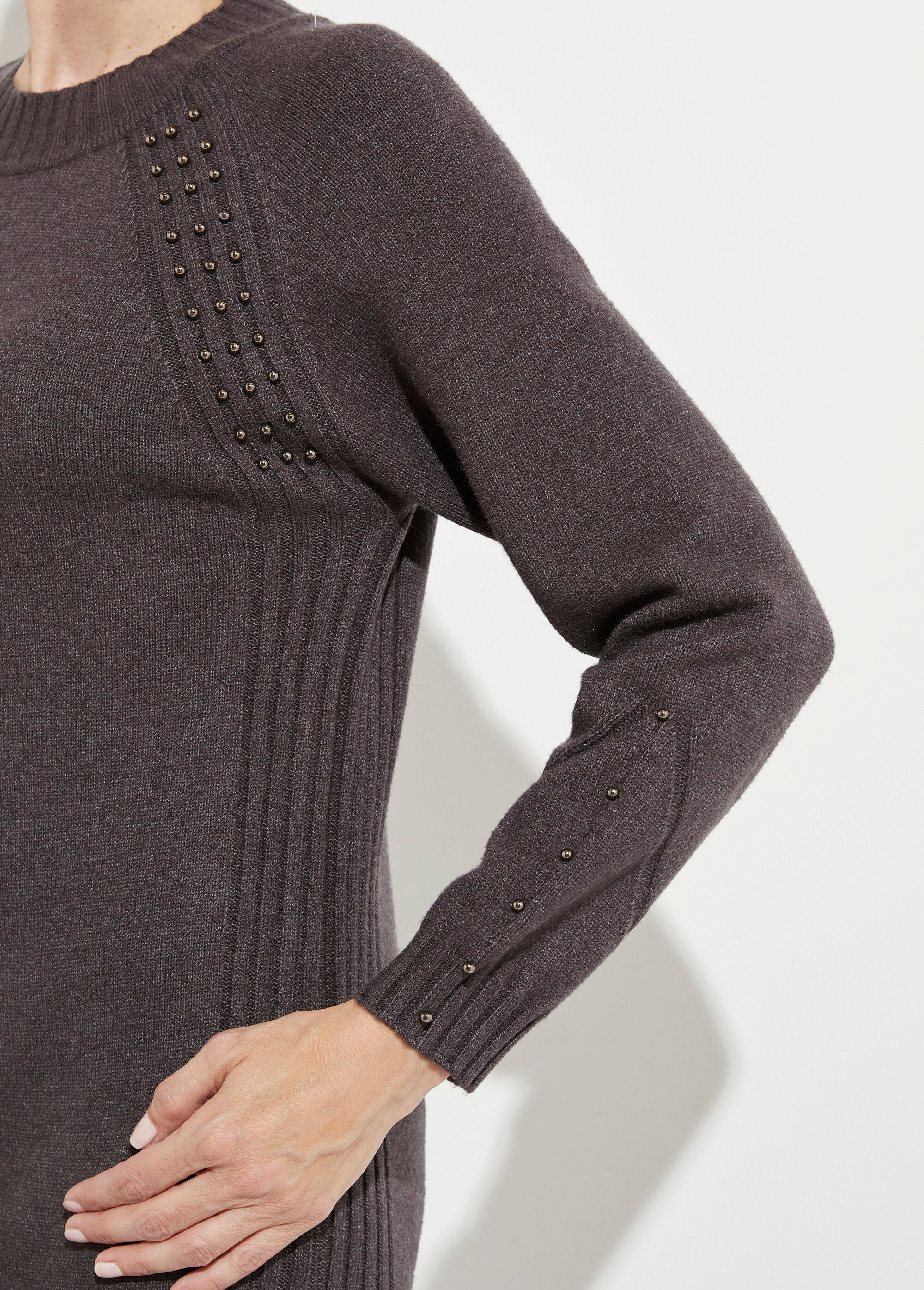 Trui_met_hoge_hals_en_geribbelde_kralendetails_Gris_anthracite_DE2_slim