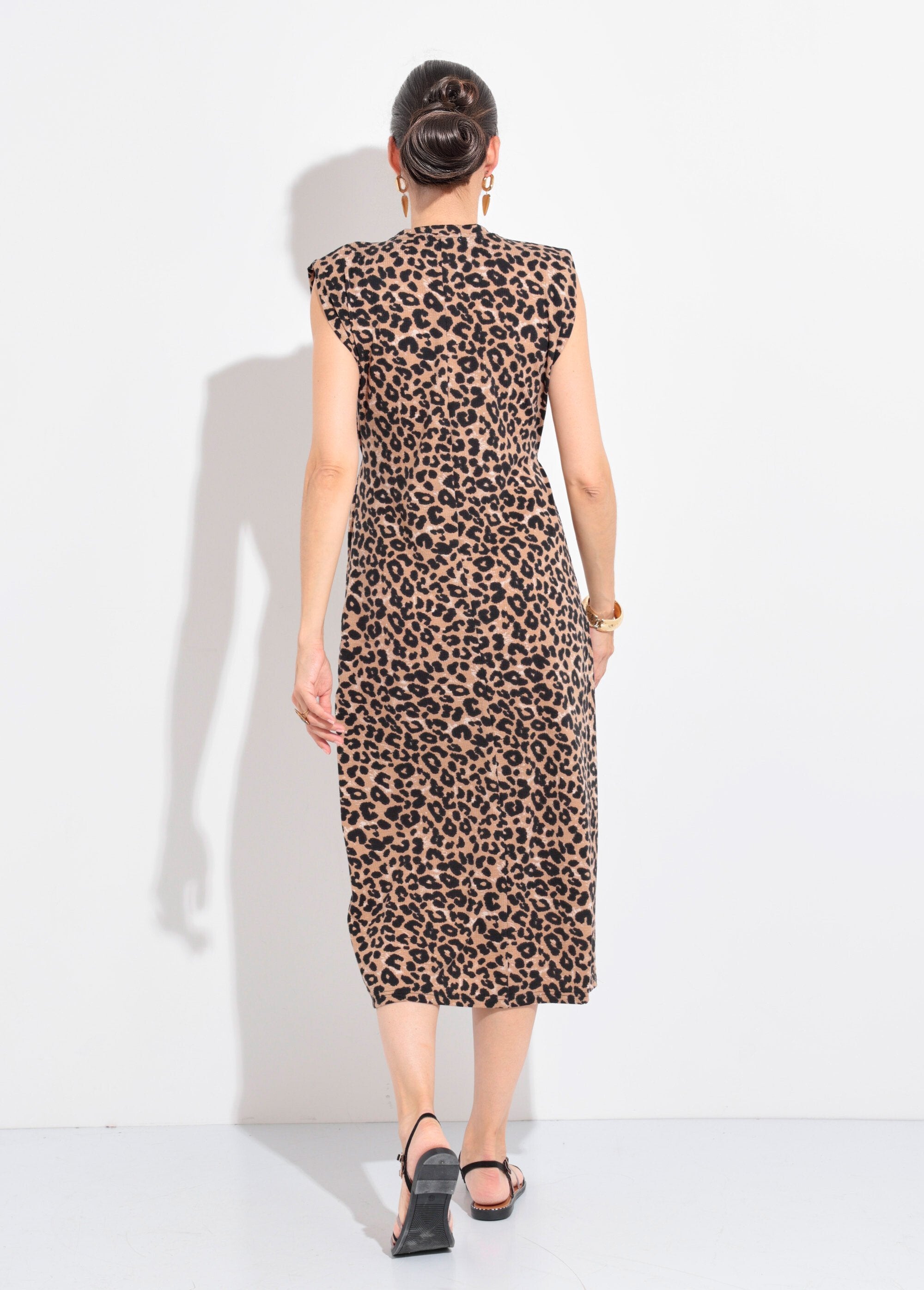 Lange_luipaard_T-shirt_jurk_Leopard_DO1_slim