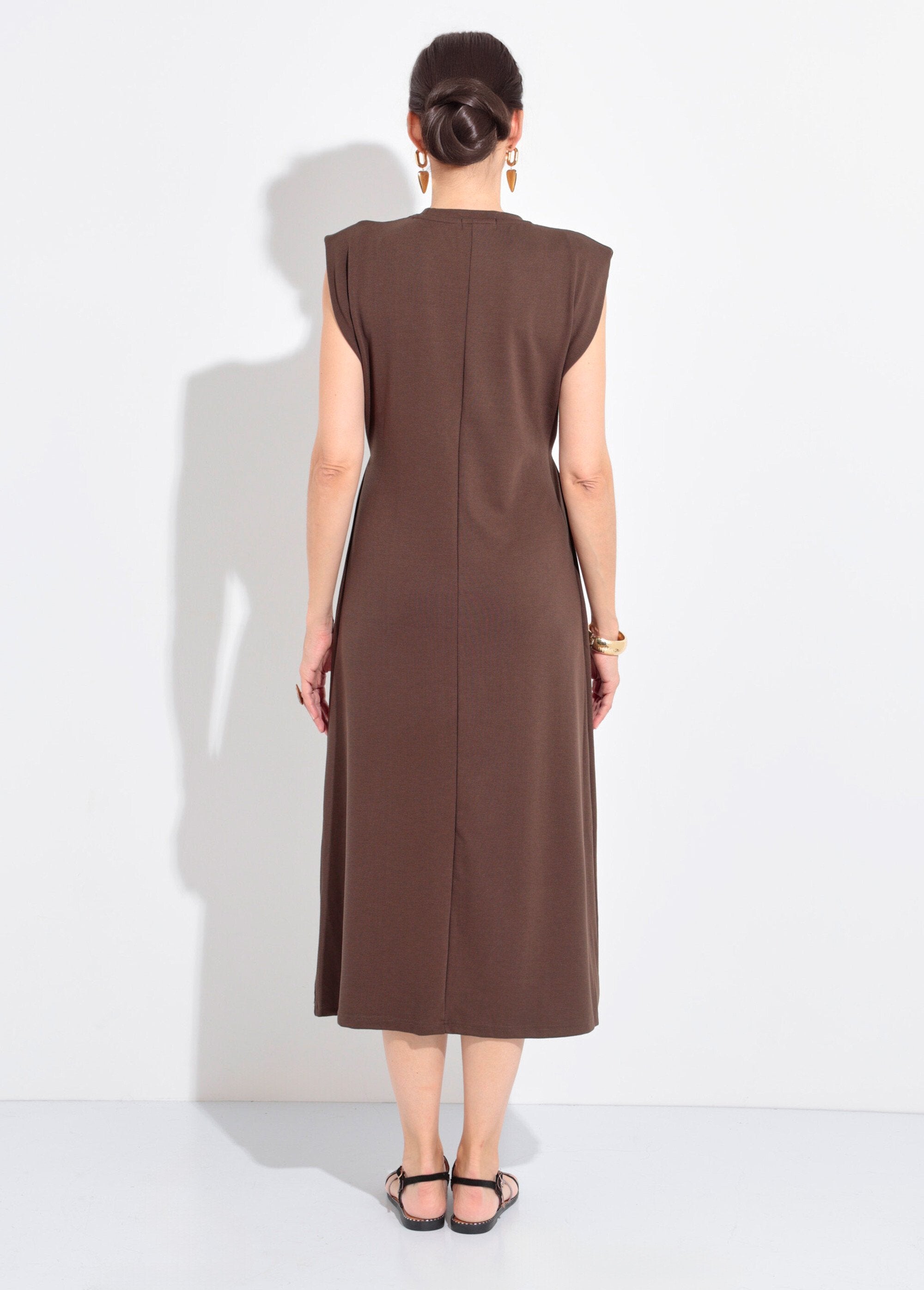 Lange_effen_T-shirtjurk_met_ronde_hals_Marron_DO1_slim
