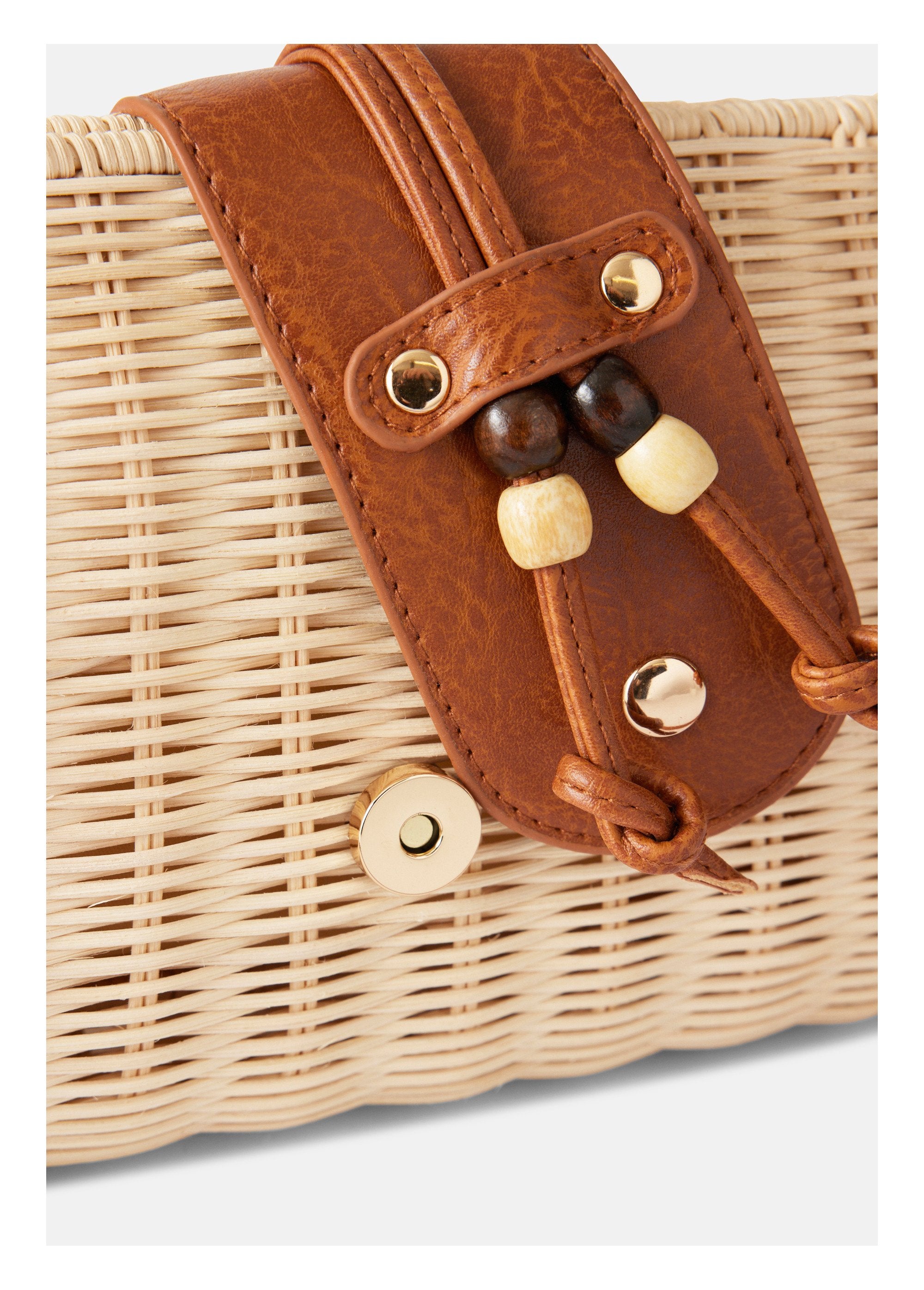 Geweven_rotan_tas_met_kralenflap_Naturel_en_bruin_DE2_slim