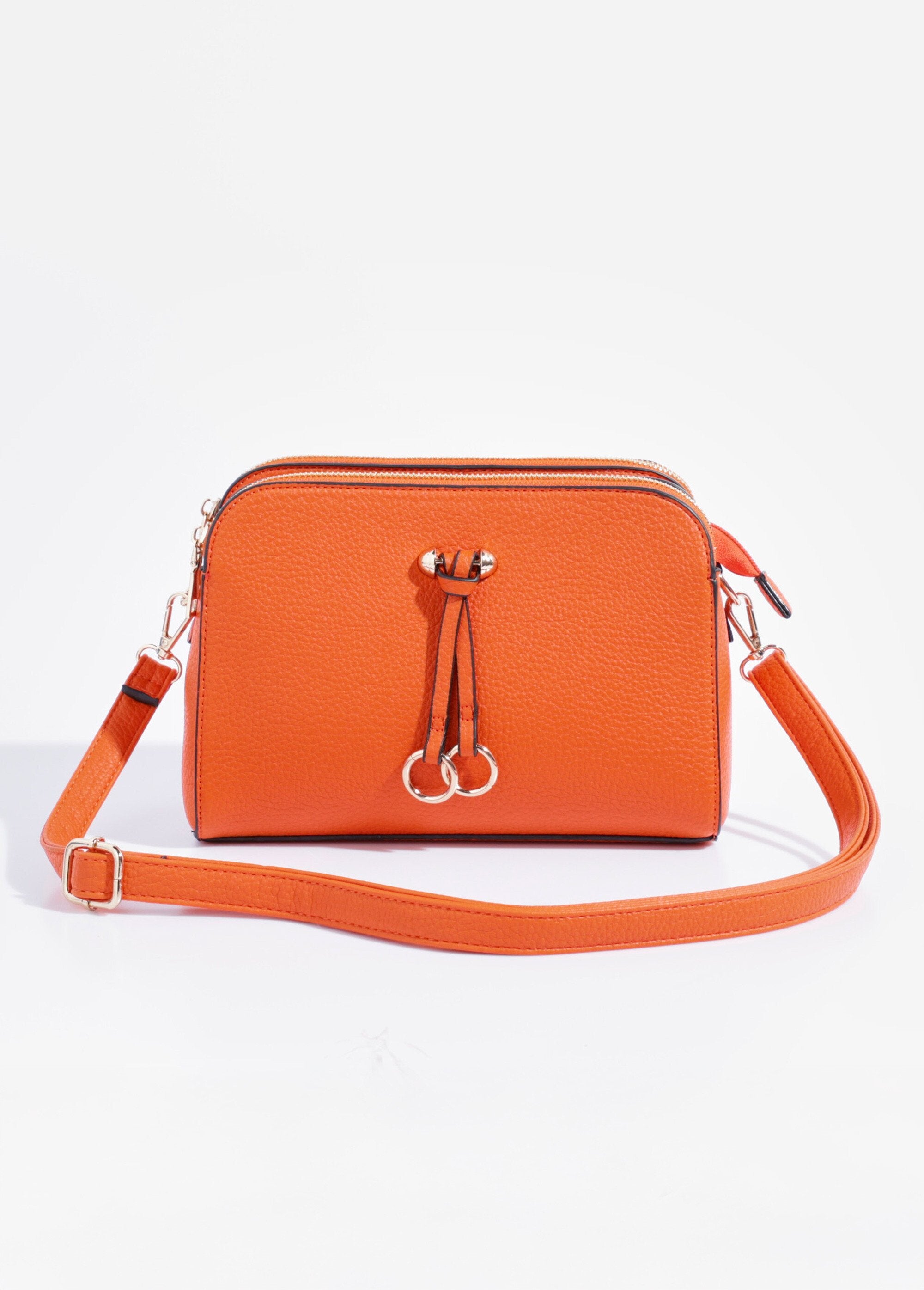 Compacte_tas_met_meerdere_zakken_en_metalen_details_Orange_FA2_slim
