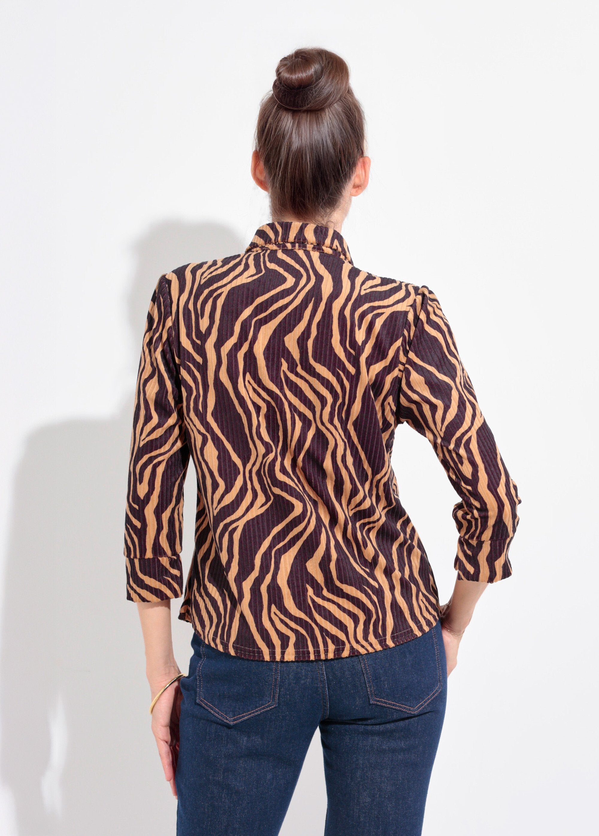 Corduroy_overhemd_met_zebrapatroon_Noir_et_beige_DO1_slim