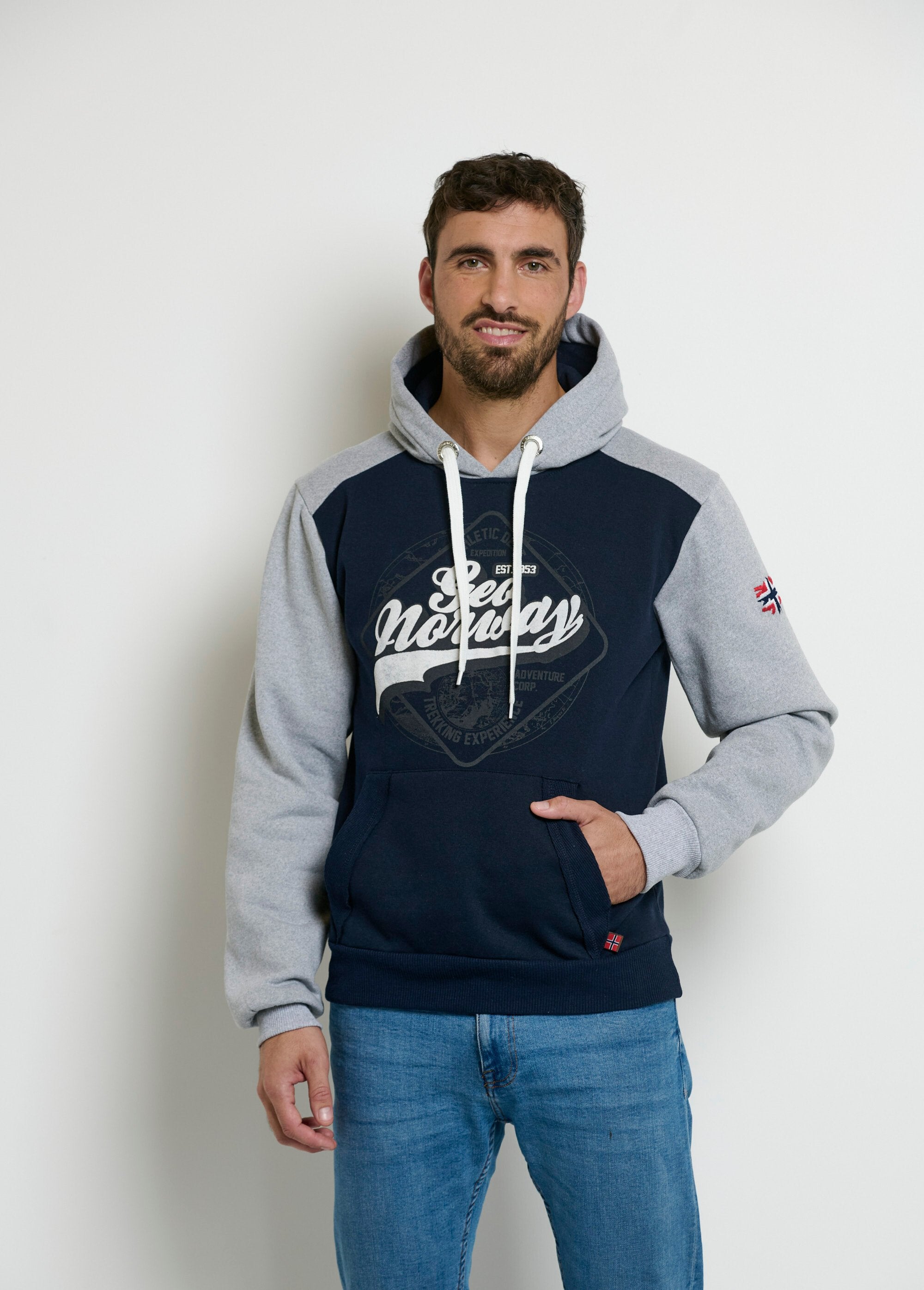 Hoodie_met_vintage_logo_Marine_FA1_slim
