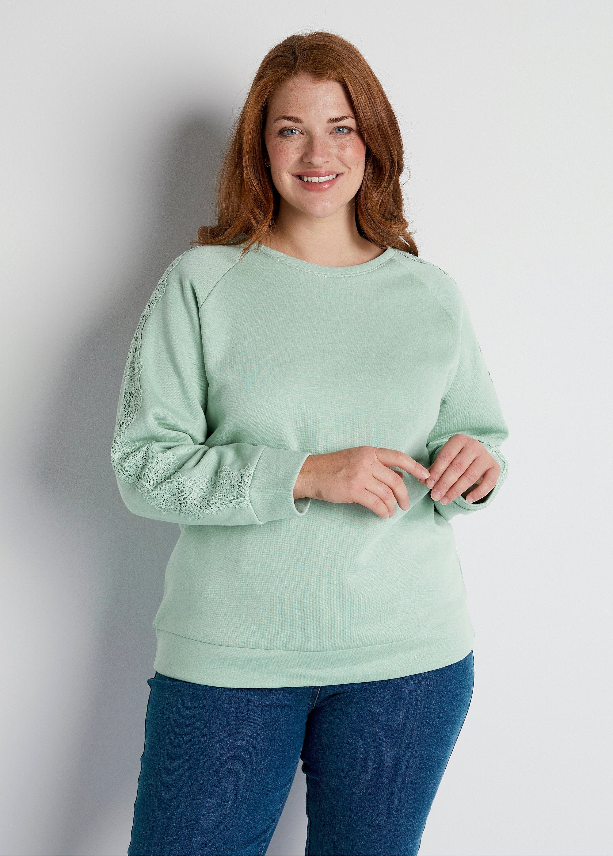 Jersey_sweatshirt_met_kanten_kraag_watergroen_FA1_curvy