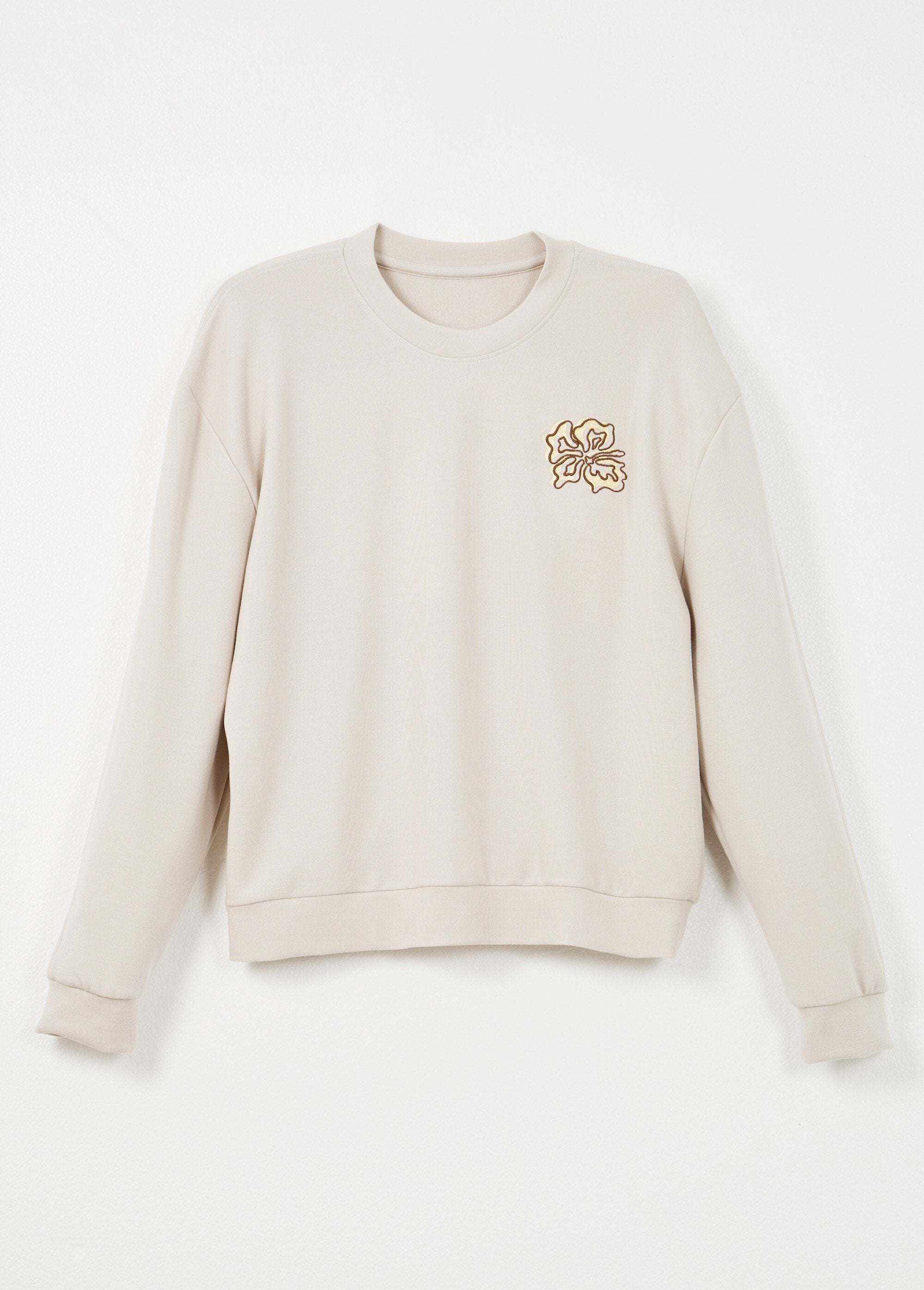 Volume_box_sweatshirt_geborduurd_fleece_glanzend_detail_Ecru_AP1_slim