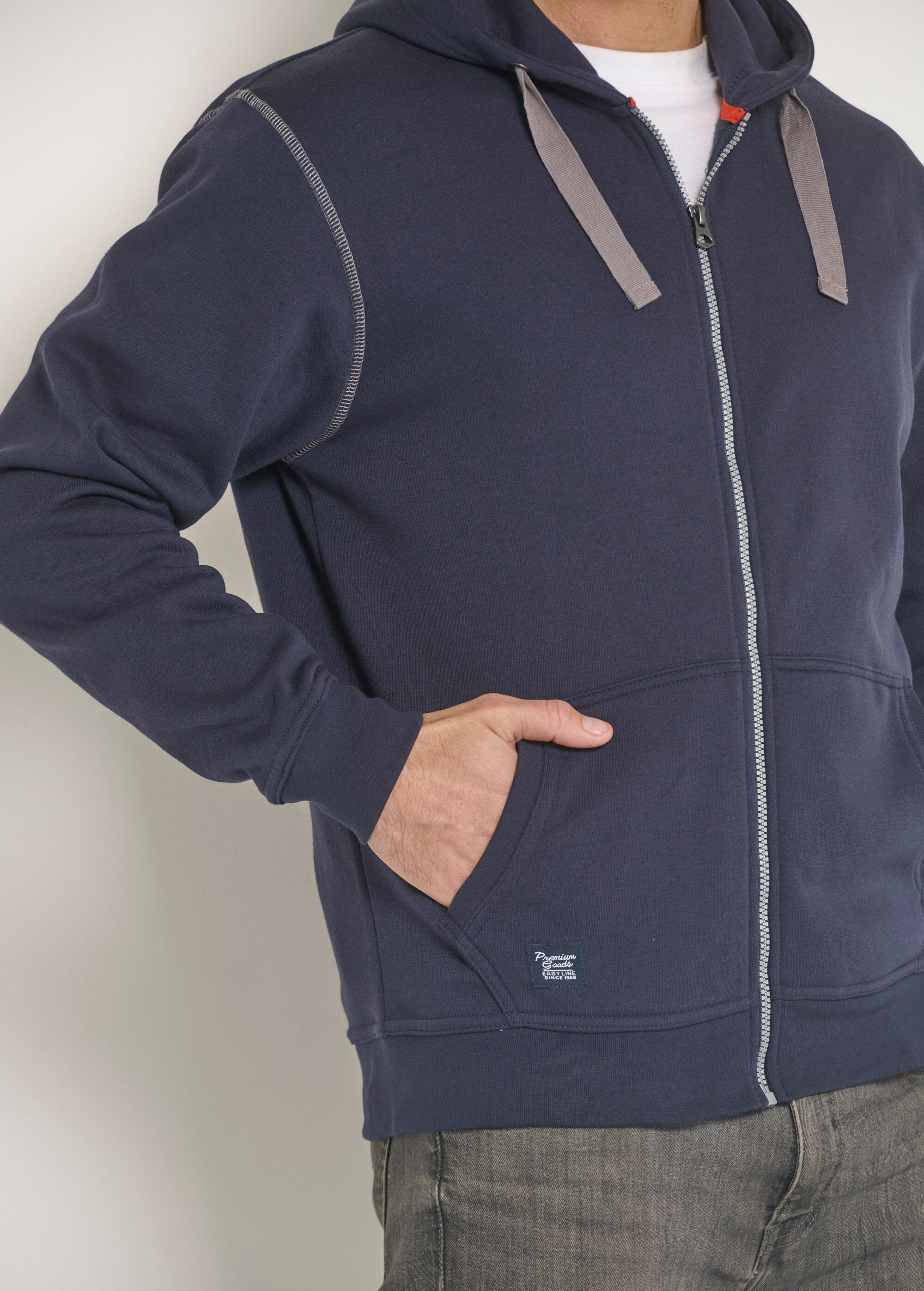 Sweat_zippé_à_capuche_détails_contrastants_Marine_DE1_slim