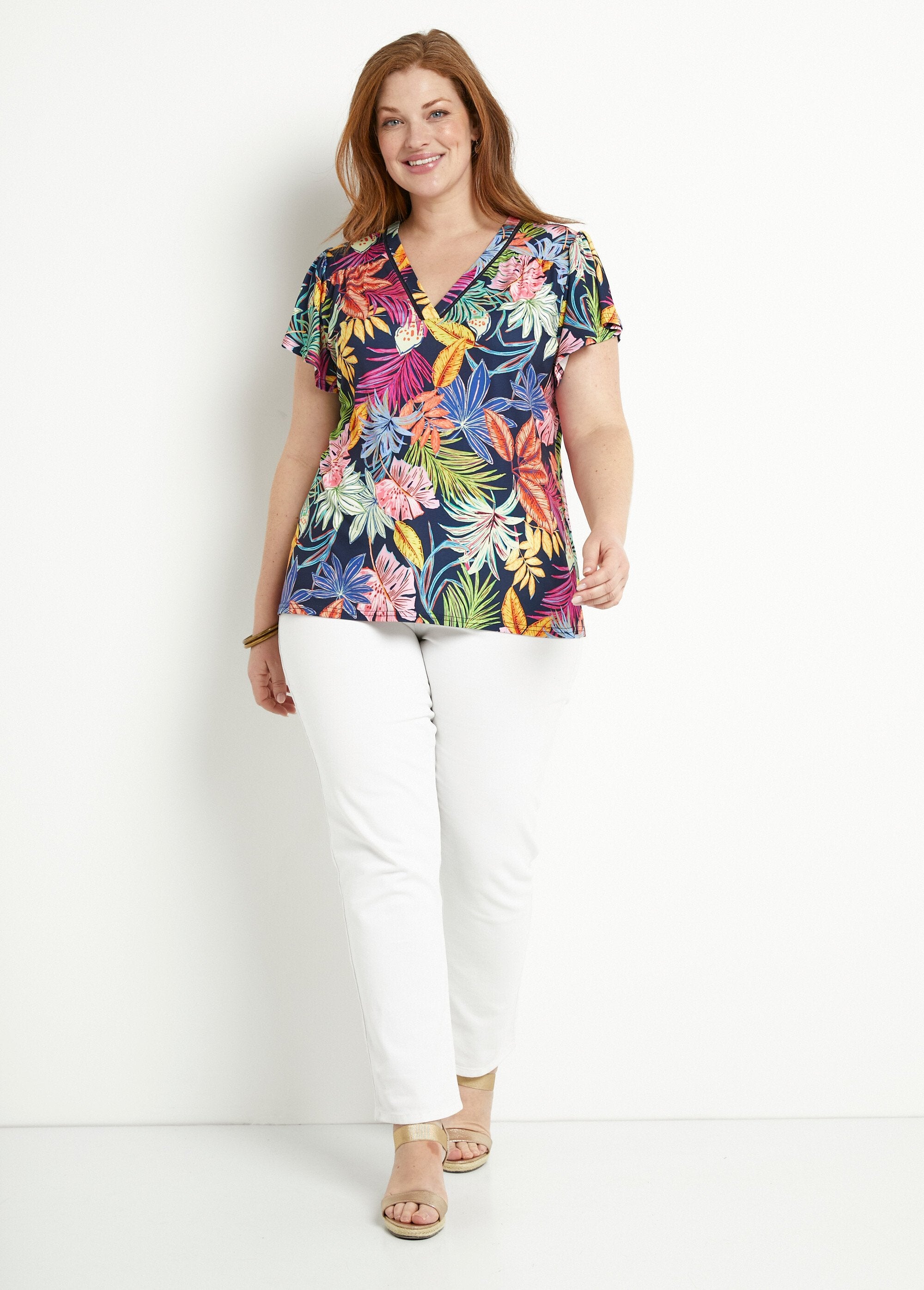 Losjes_v-hals_T-shirt_met_bladprint,_korte_mouwen_Marine_et_rose_SF1_curvy