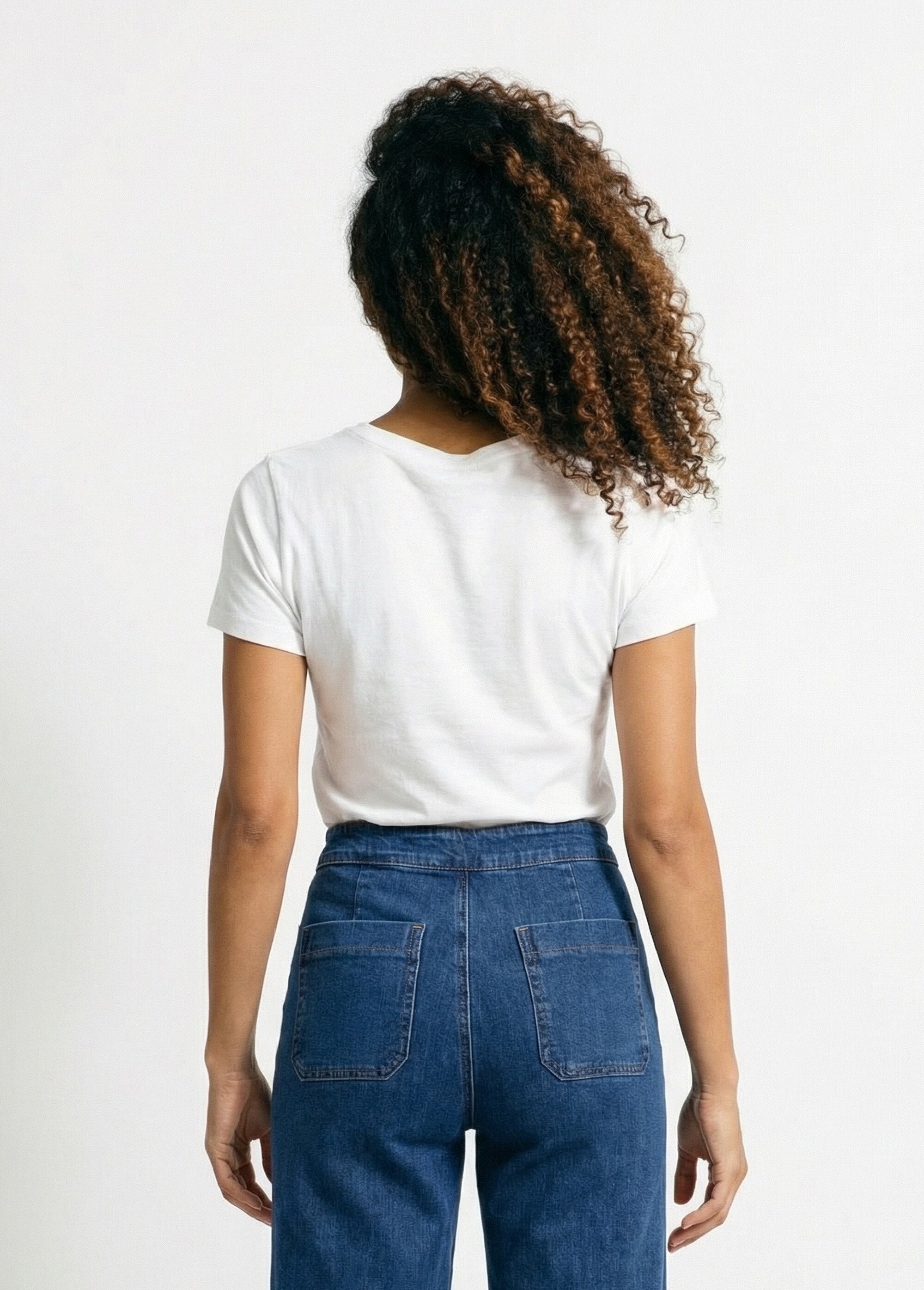 Wit_T-shirt_met_opschrift_Sunday_Club_Blanc_et_vert_DO1_slim