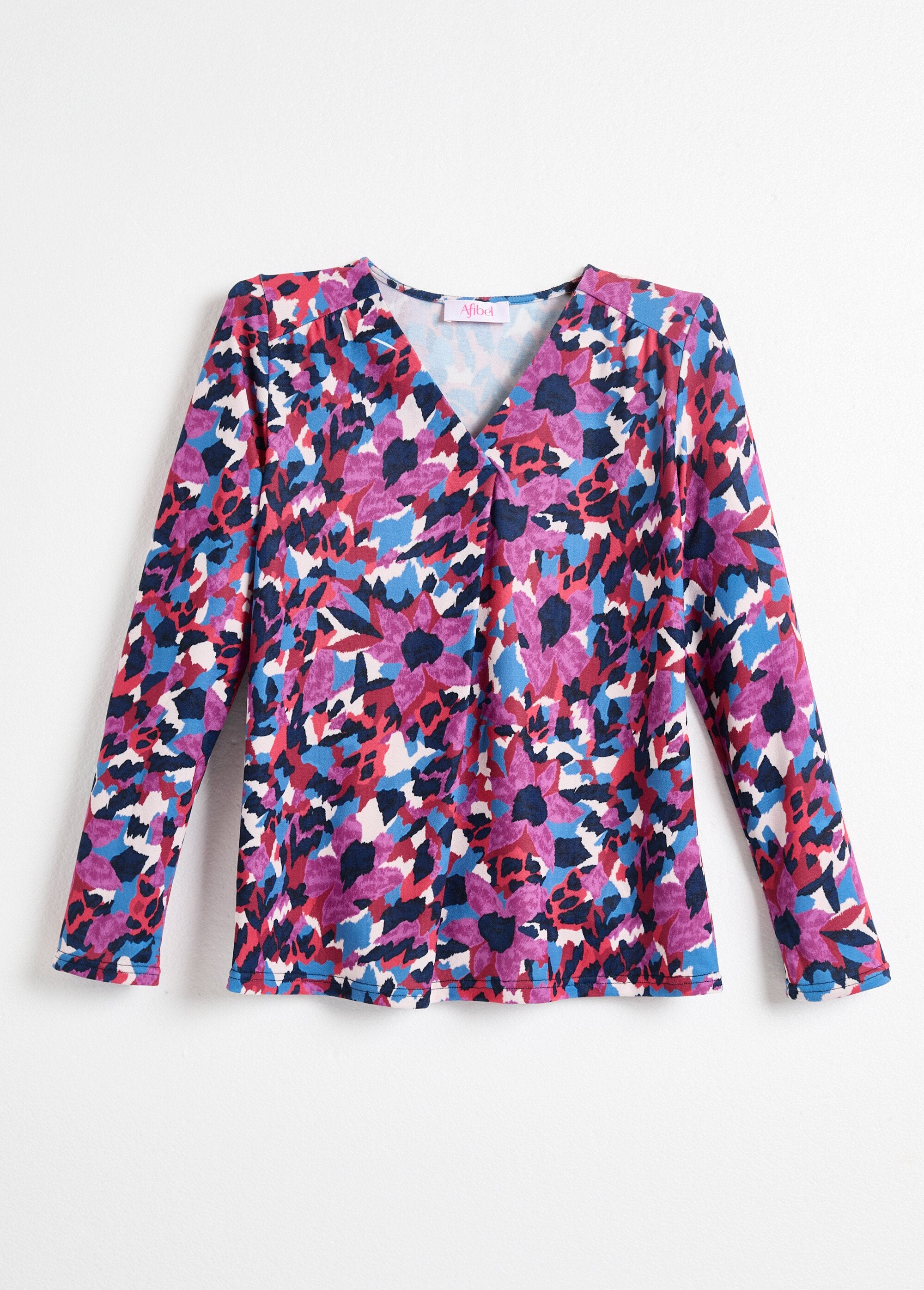 Warm_T-shirt_met_uitlopende_V-hals_en_veelkleurige_print_Imprime_bleu_AP1_slim