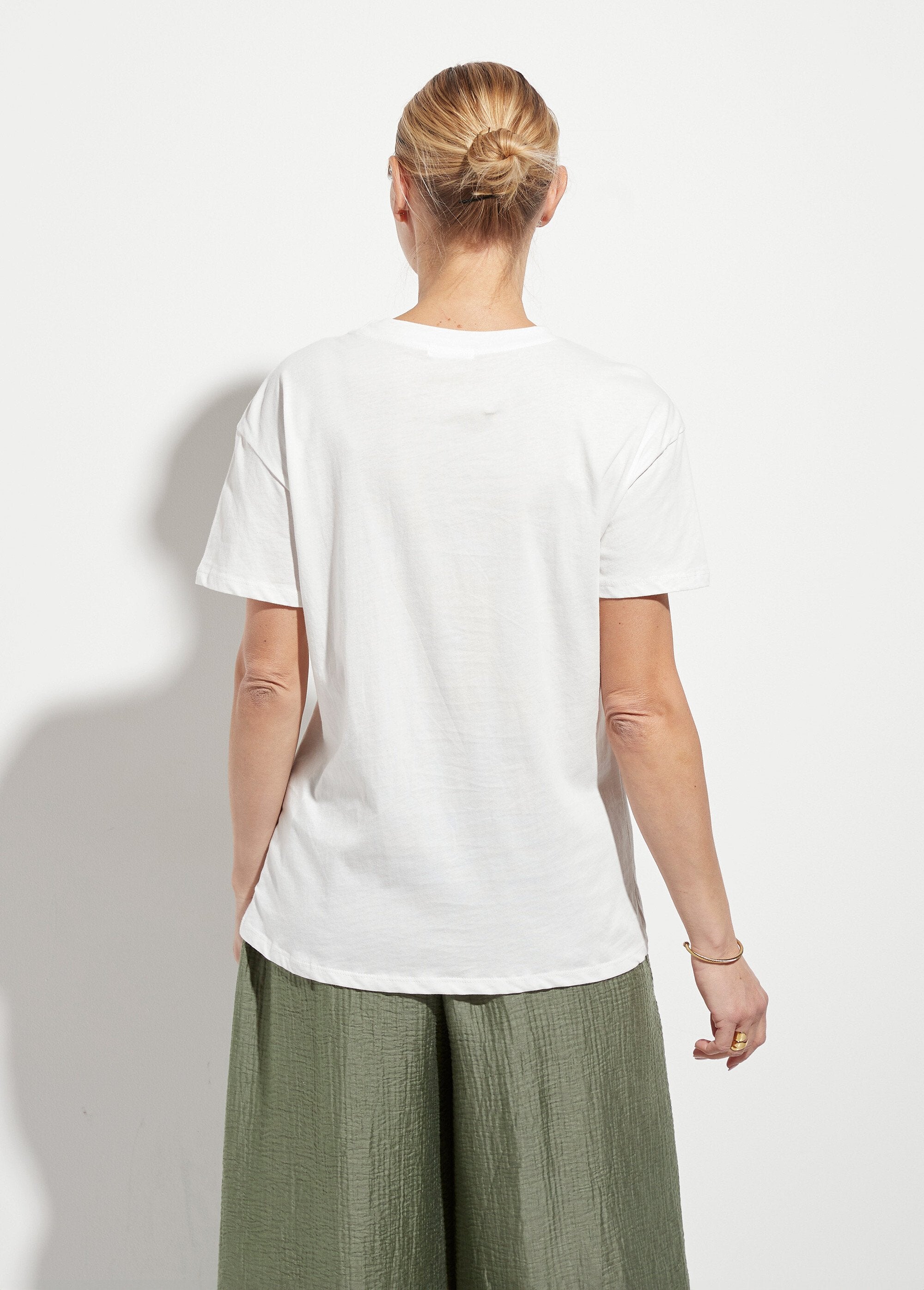 T-shirt_met_ronde_hals_en_geborduurde_hartjes_Blanc_DO1_slim