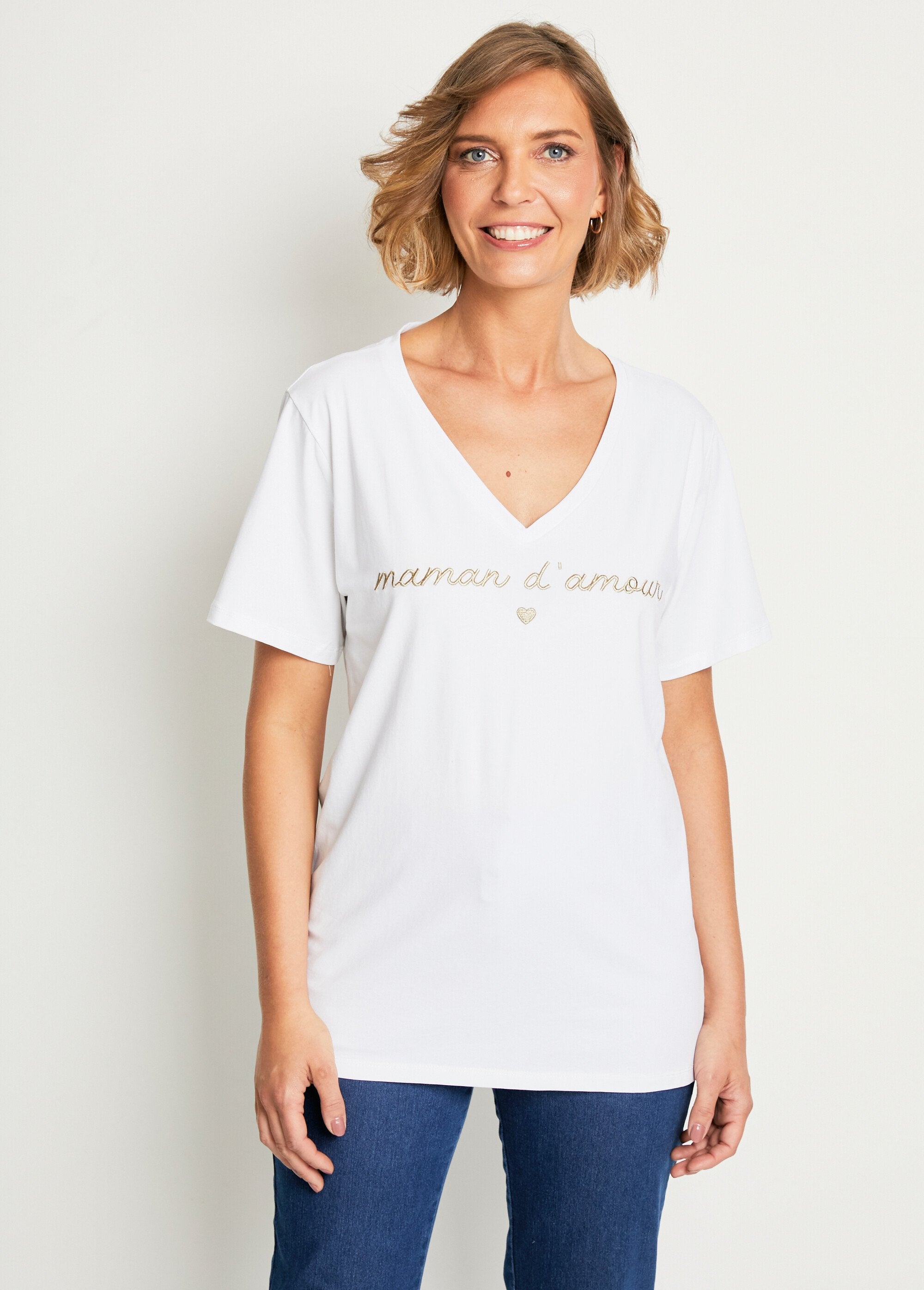 T-shirt_met_V-hals_en_geborduurde_boodschap_Blanc_FA1_slim