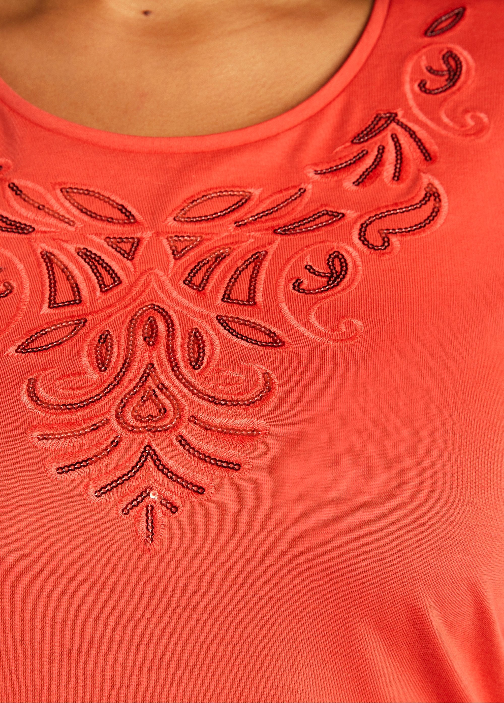 3/4_mouw_geborduurd_kort_T-shirt_ORANJE_DE2_curvy