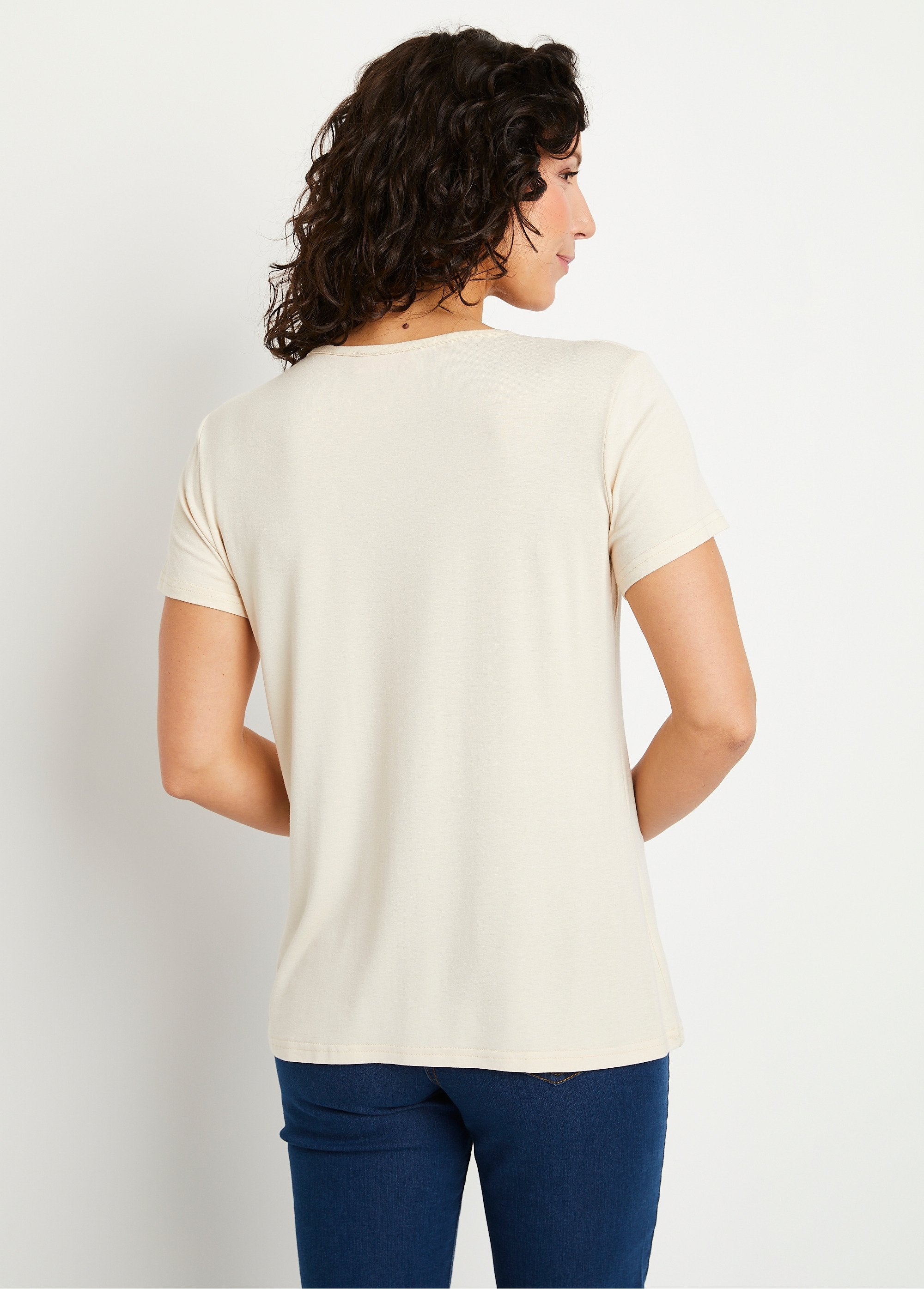 Juwelen_T-shirt_met_ronde_hals_Effen_beige_DO1_slim