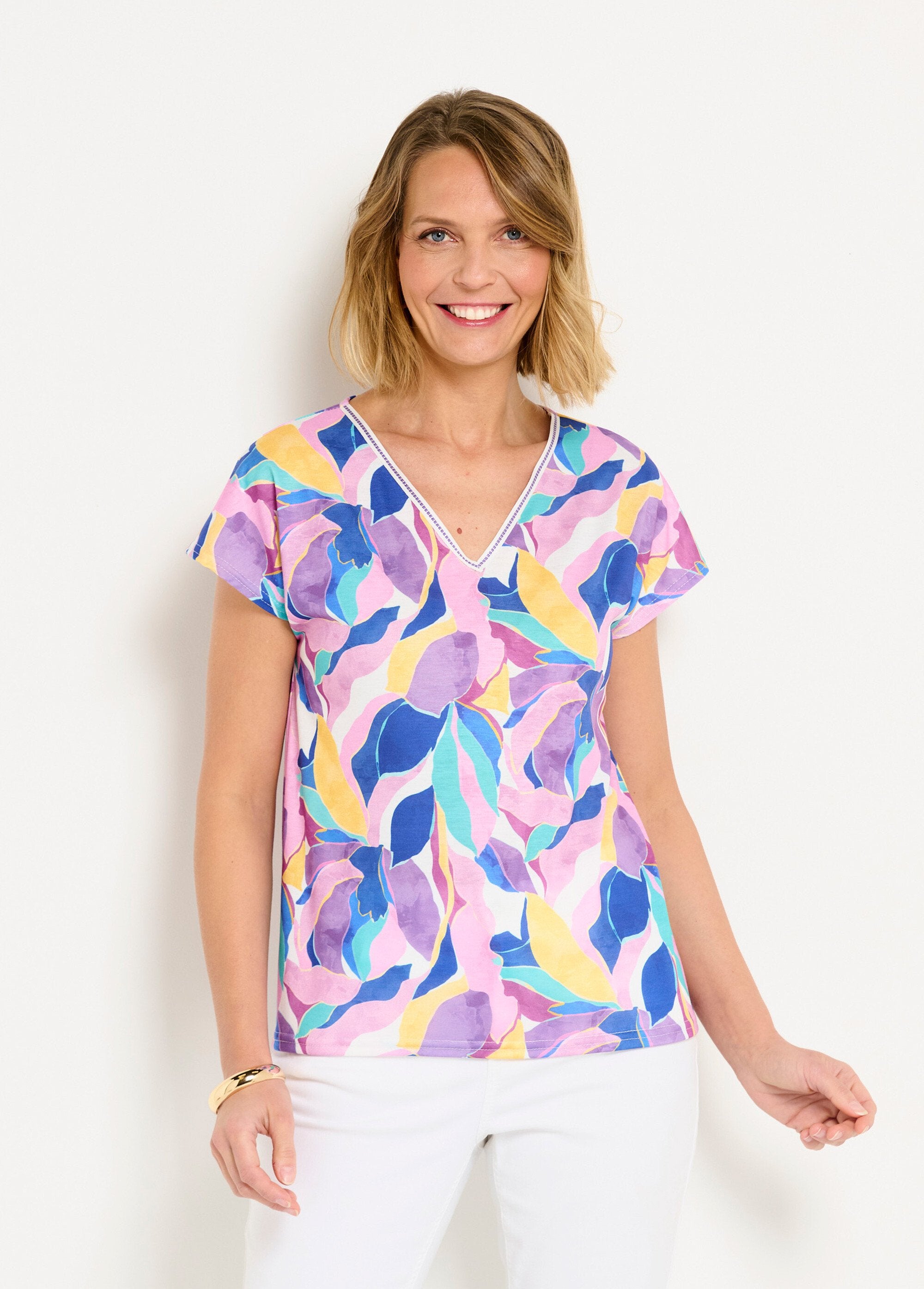 T-shirt_met_glanzende_opdruk_en_V-hals_Parme_et_jaune_FA1_slim