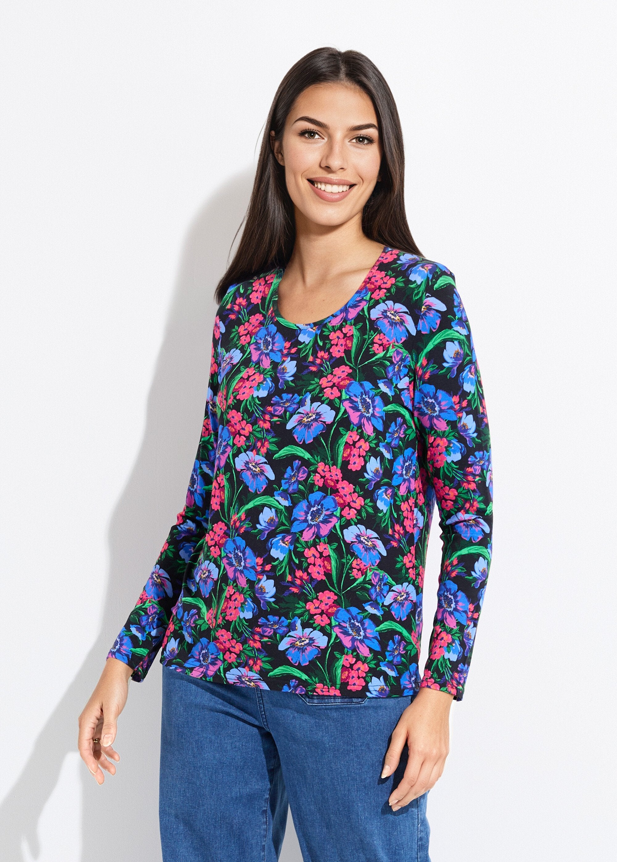 Recht_T-shirt_met_bloemen,_ronde_hals,_lange_mouwen_Fuchsia_et_bleu_FA1_slim