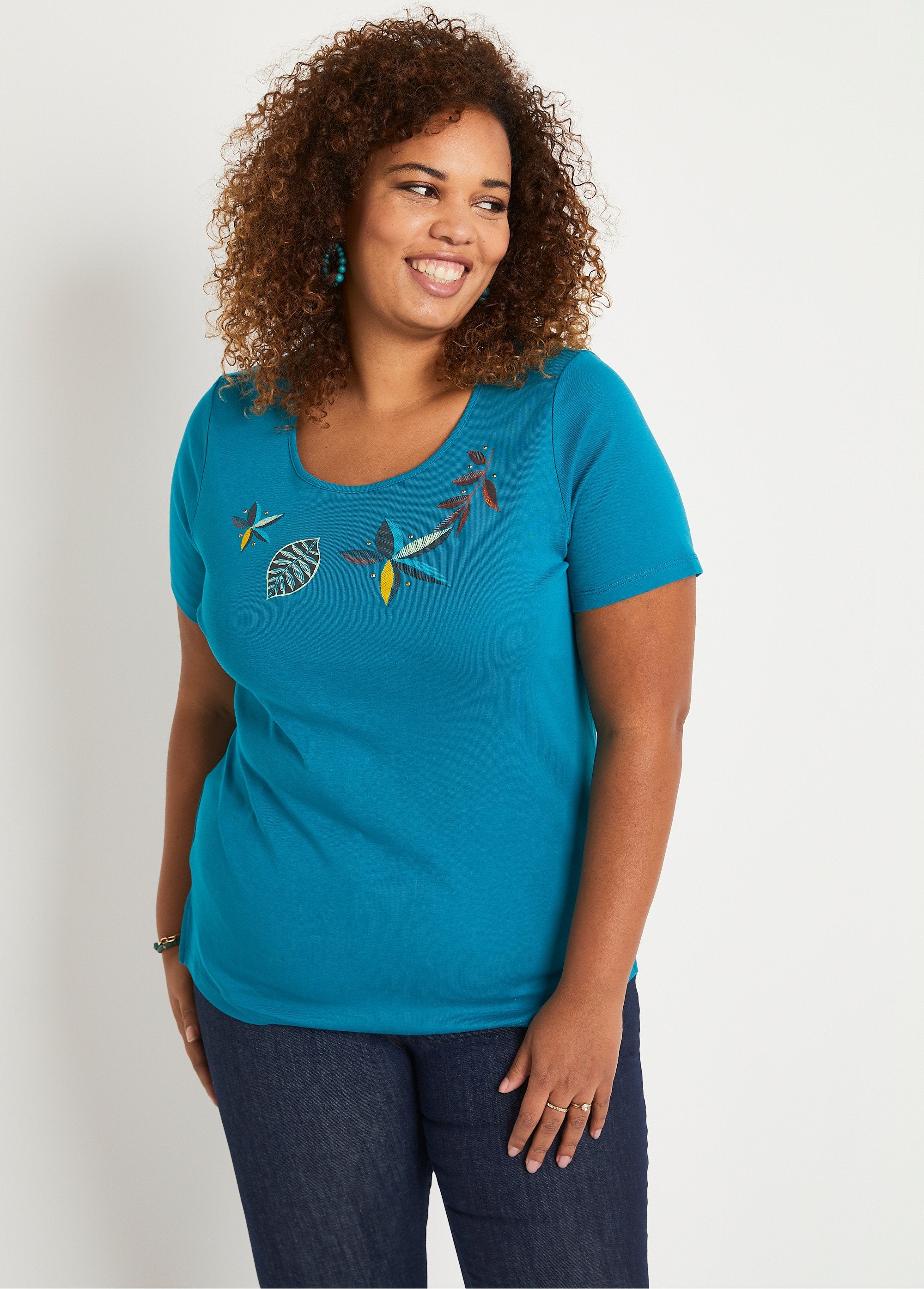 Recht_T-shirt_met_lange_mouwen_Aqua_FA1_curvy