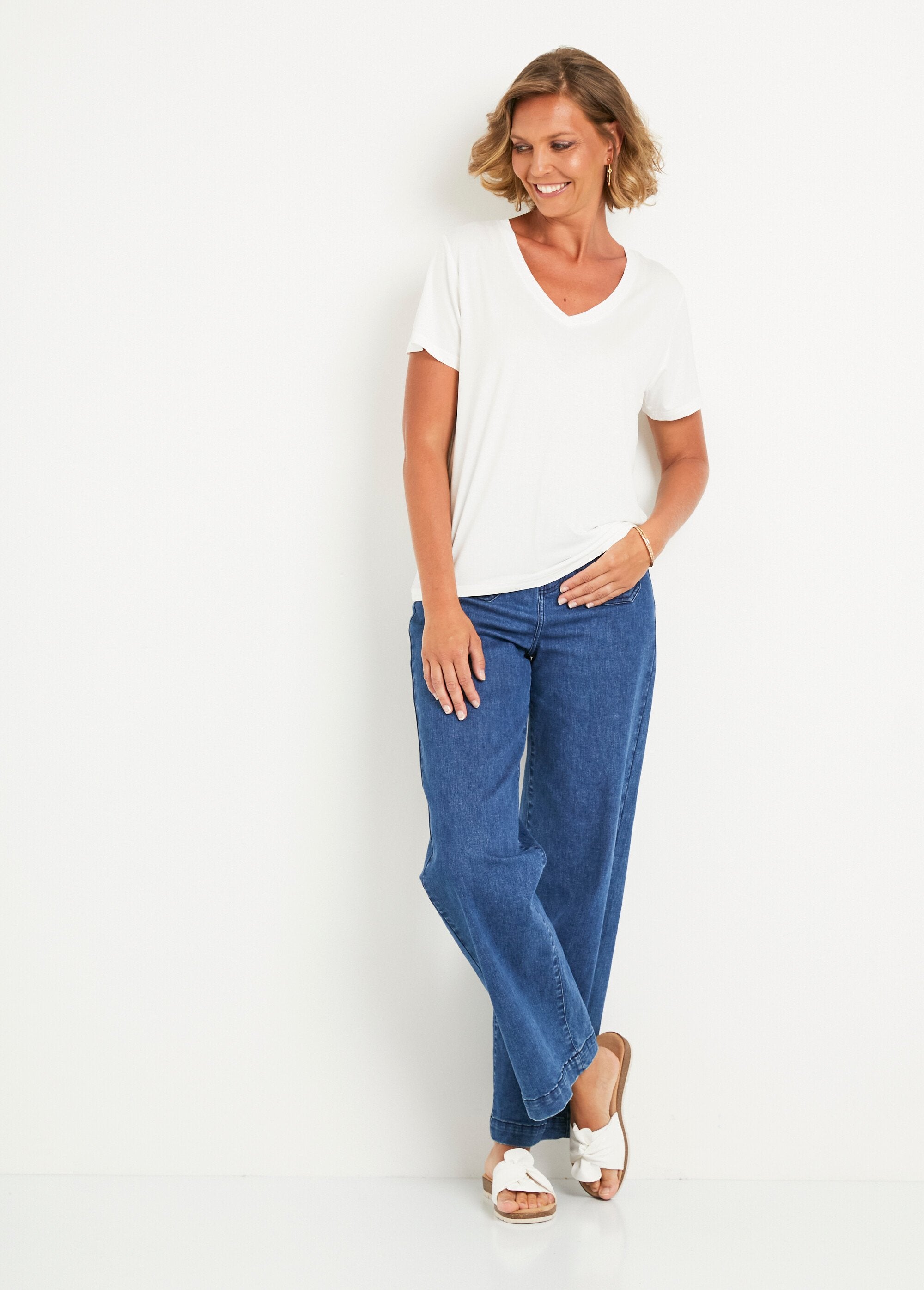 Vloeiend_V-hals_T-shirt_met_korte_mouwen_Blanc_SF1_slim