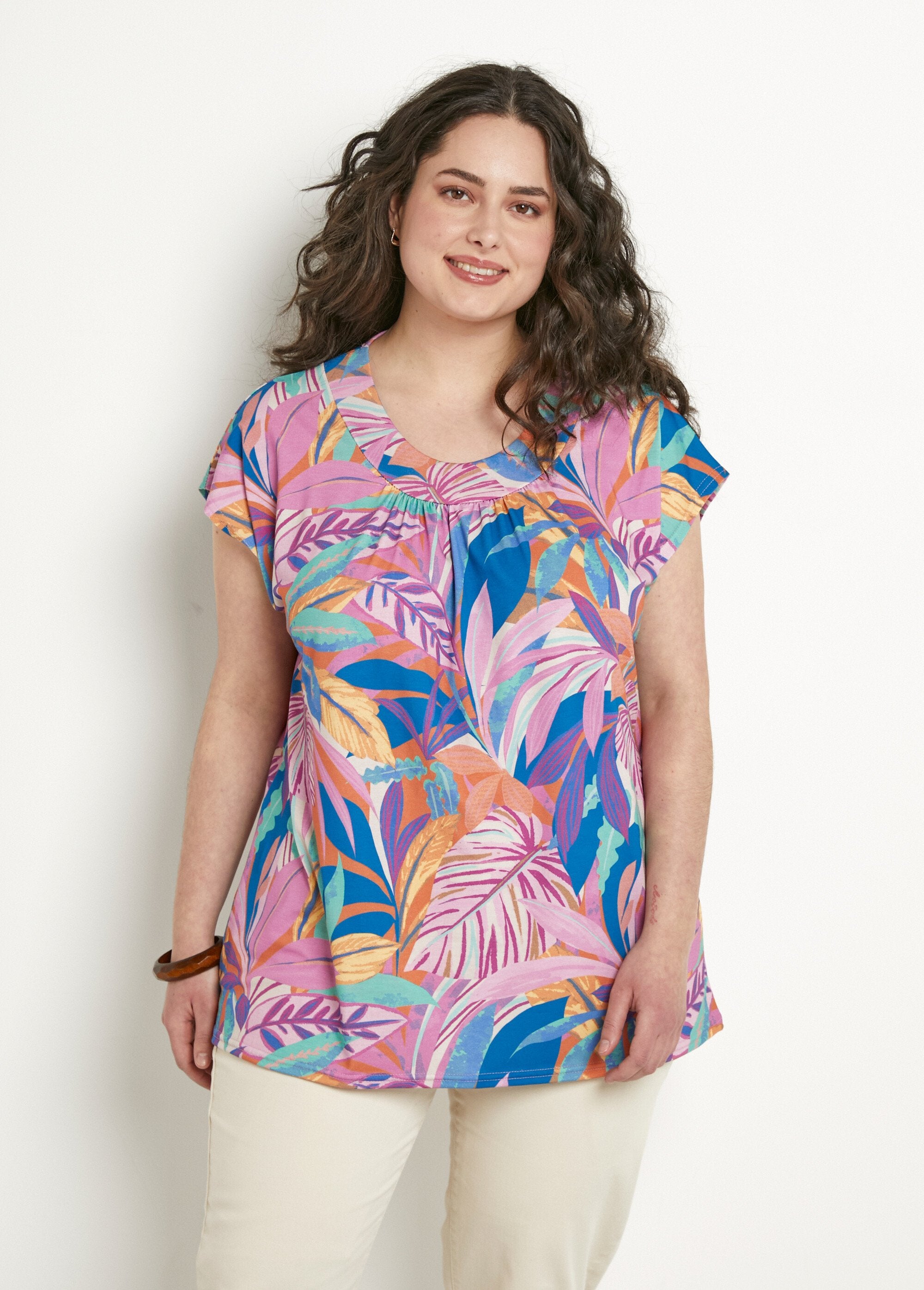 T-shirt_met_lange,_losse_mouwen_en_print_Rose_et_bleu_FA1_curvy