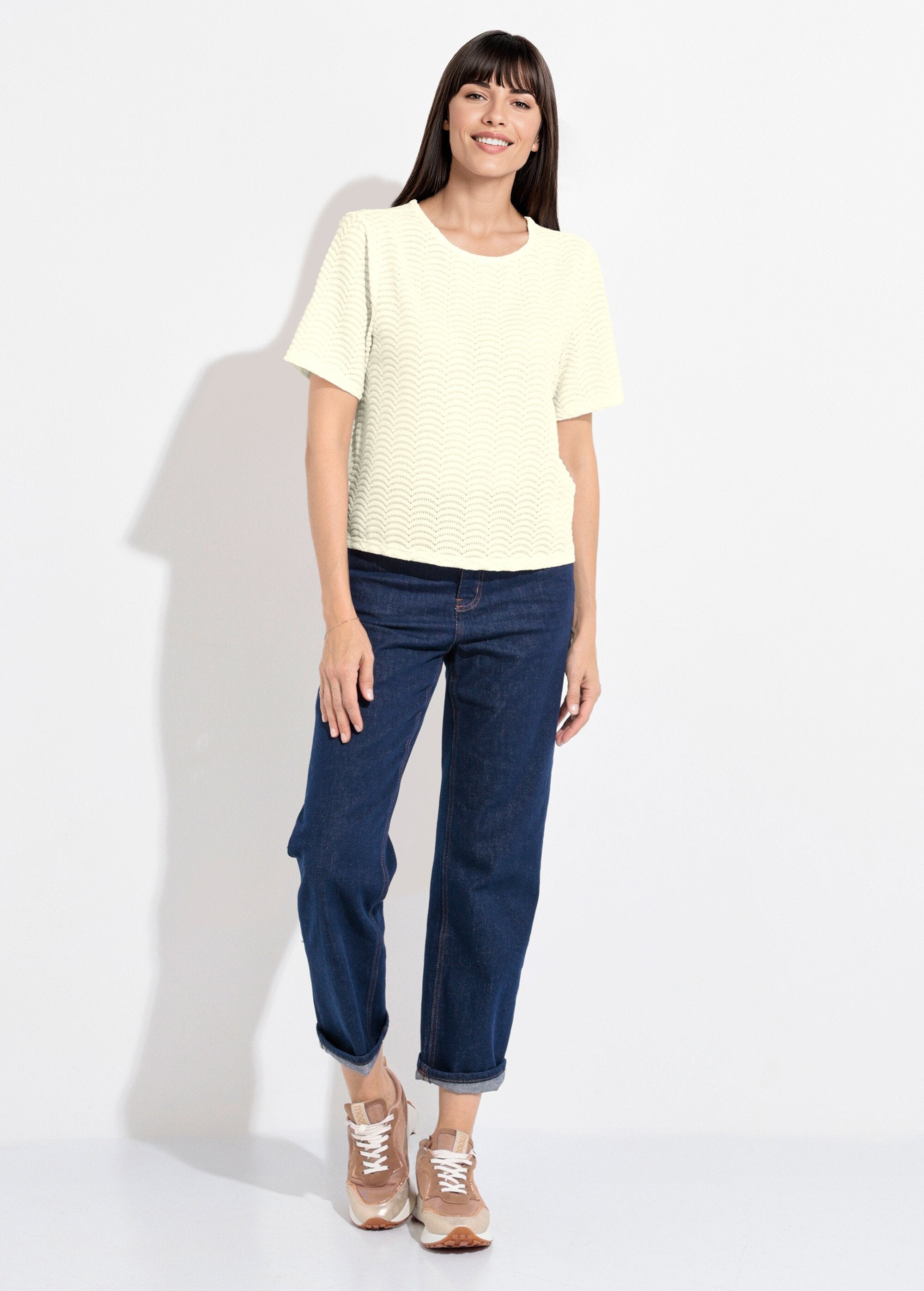 Gebreid_T-shirt_met_schubbenpatroon_Beige_SF1_slim