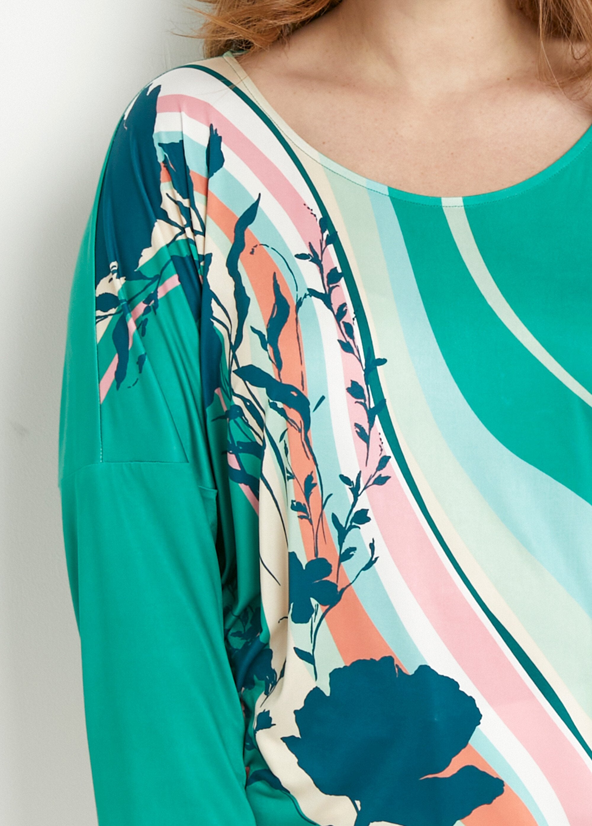 T-shirt_met_3/4-mouwen_en_patroon_Vert_et_rose_DE1_curvy