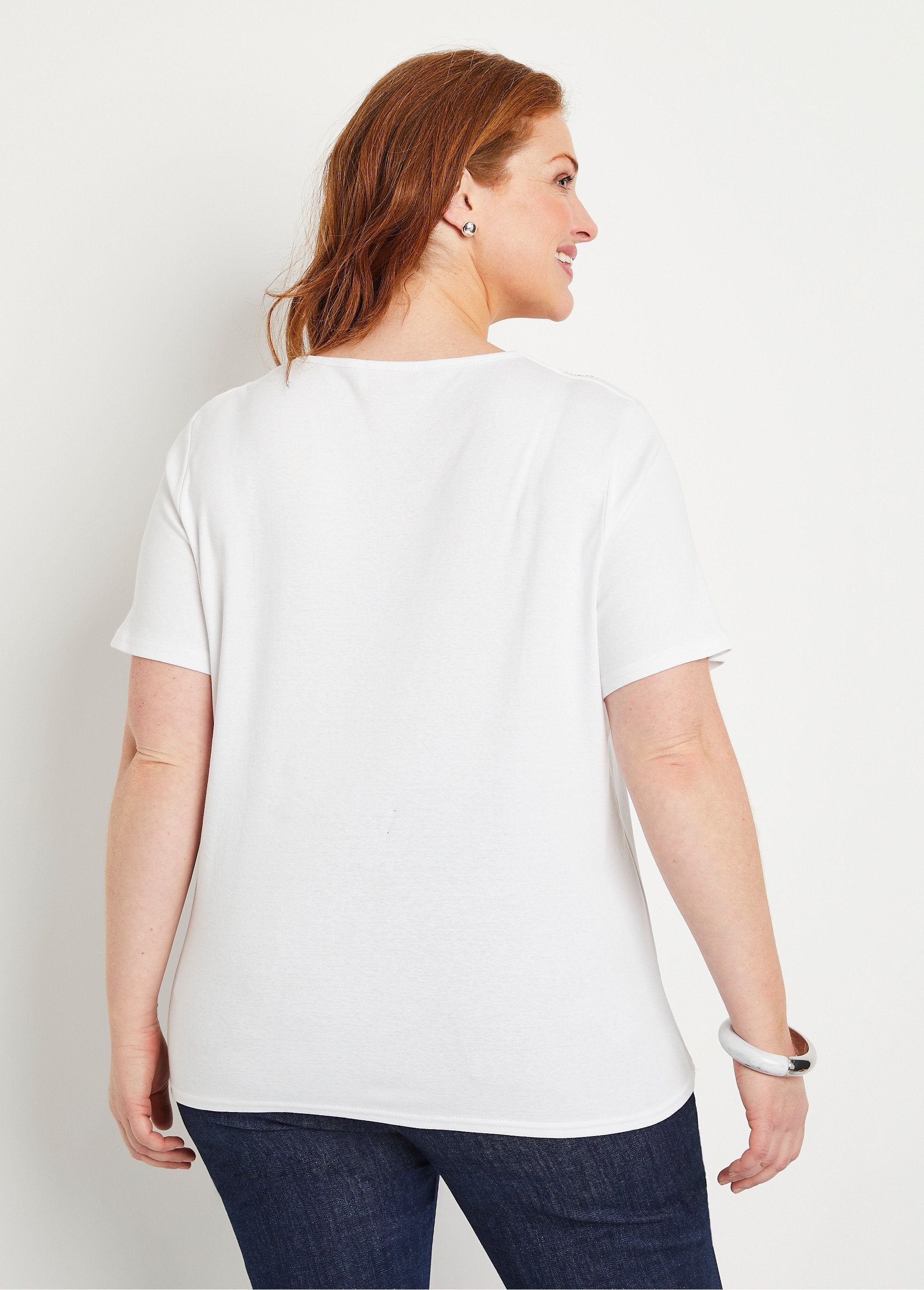 T-shirt_van_katoenjersey_met_studs_WIT_DO1_curvy