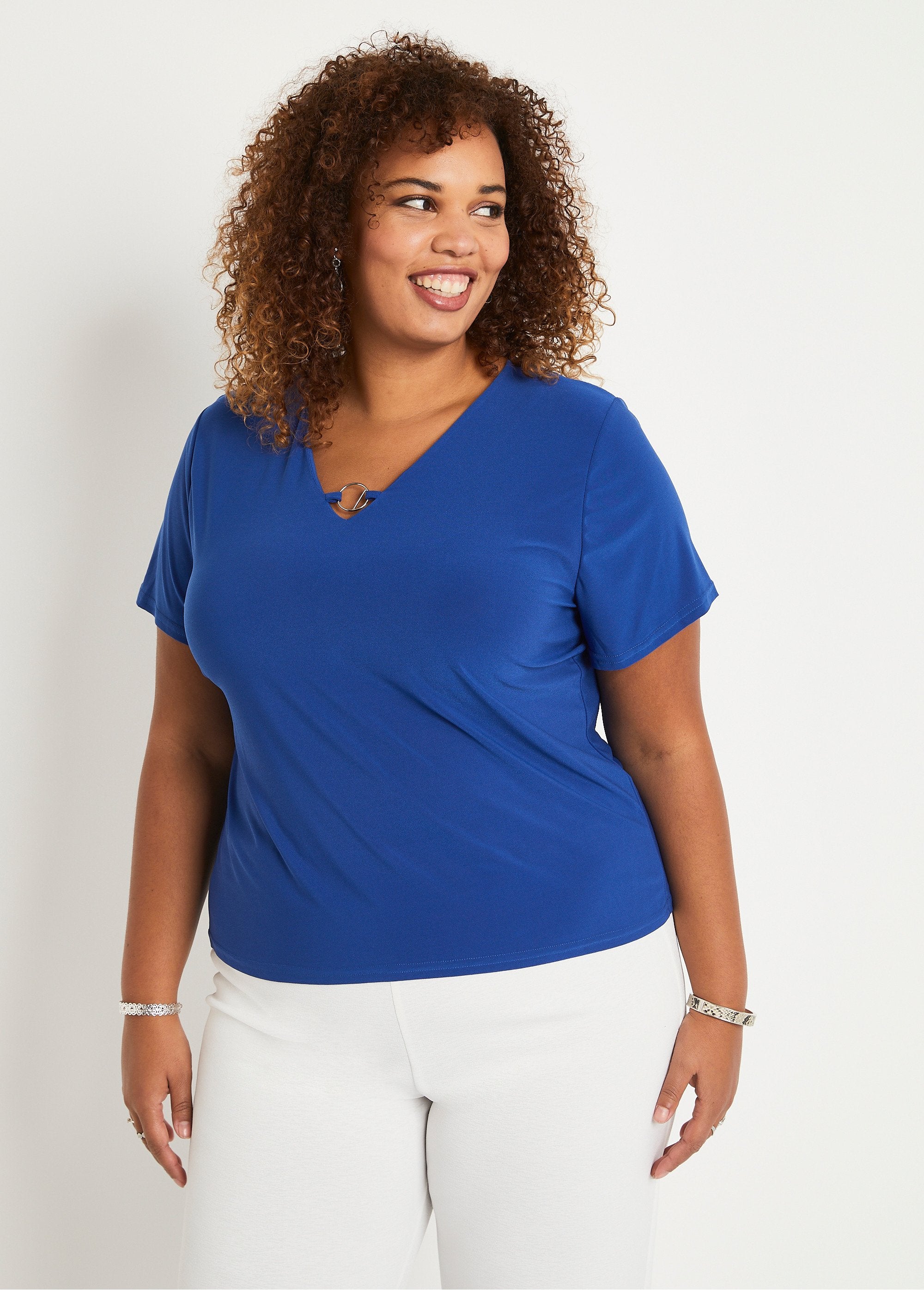 Effen_of_bedrukt_T-shirt_met_korte_mouwen_Effen_blauw_FA1_curvy