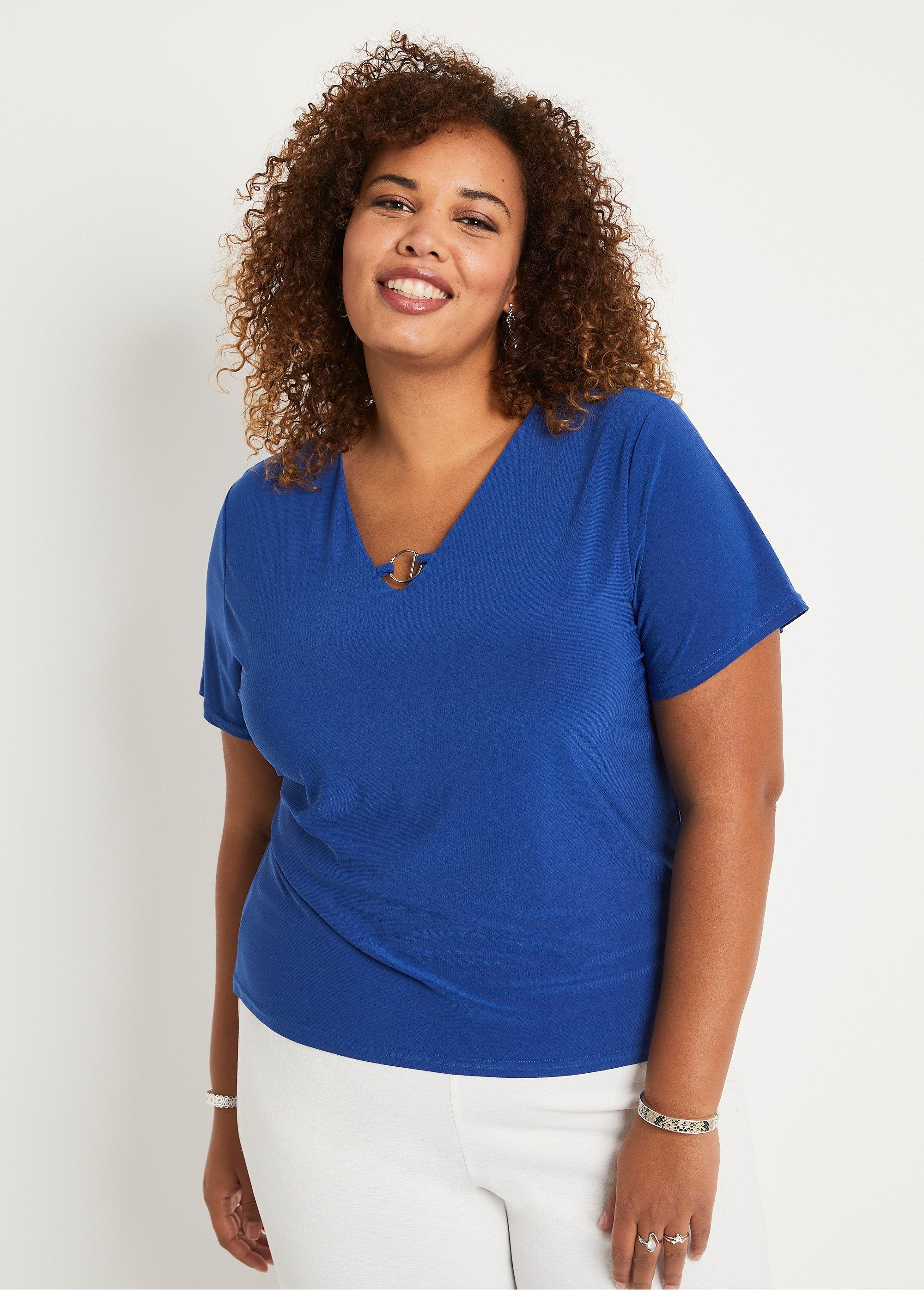 Effen_of_bedrukt_T-shirt_met_korte_mouwen_Effen_blauw_FA2_curvy