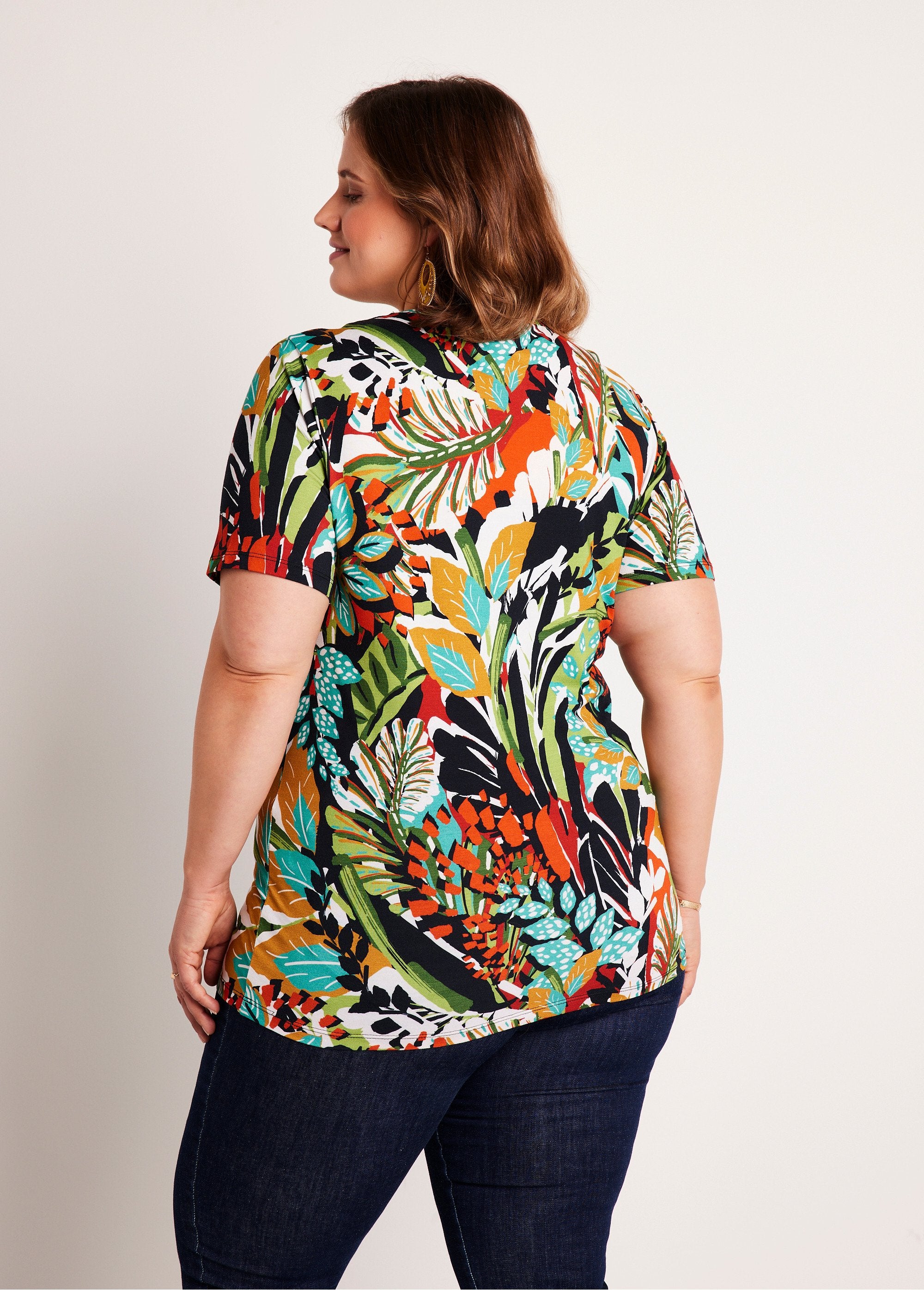 Effen_of_bedrukt_T-shirt_met_korte_mouwen_Paprika_en_groen_DO1_curvy