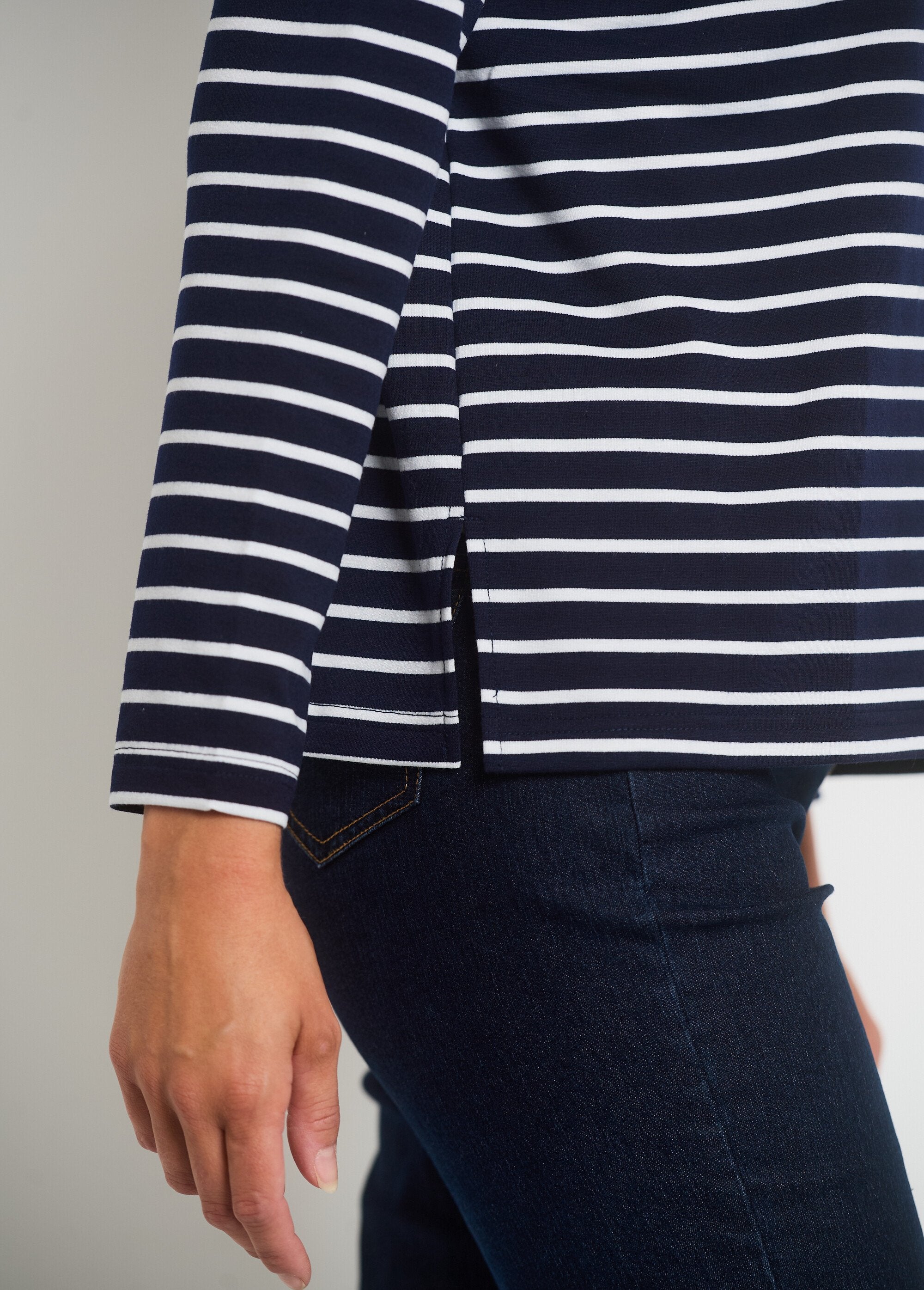 Gestreept_T-shirt_met_strass-halslijn_Marine_raye_DE2_slim
