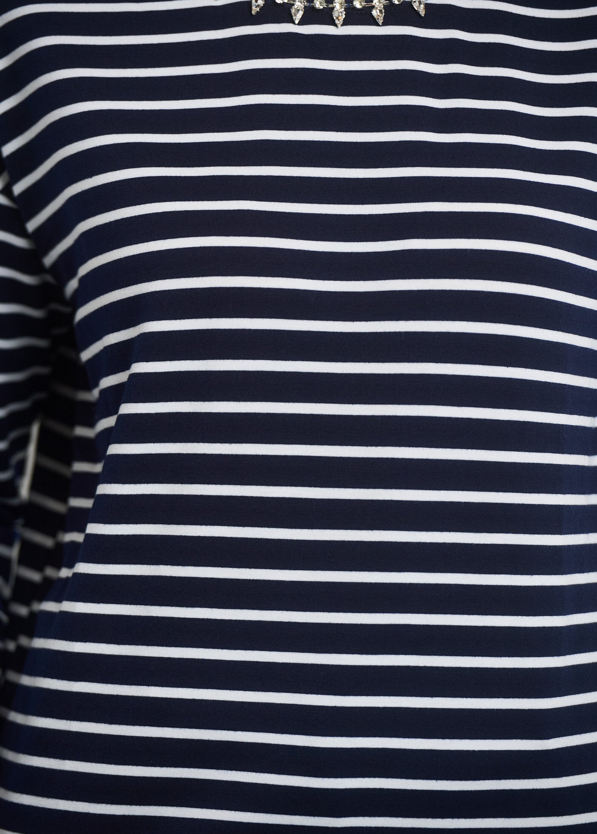 Gestreept_T-shirt_met_strass-halslijn_Marine_raye_DE3_slim