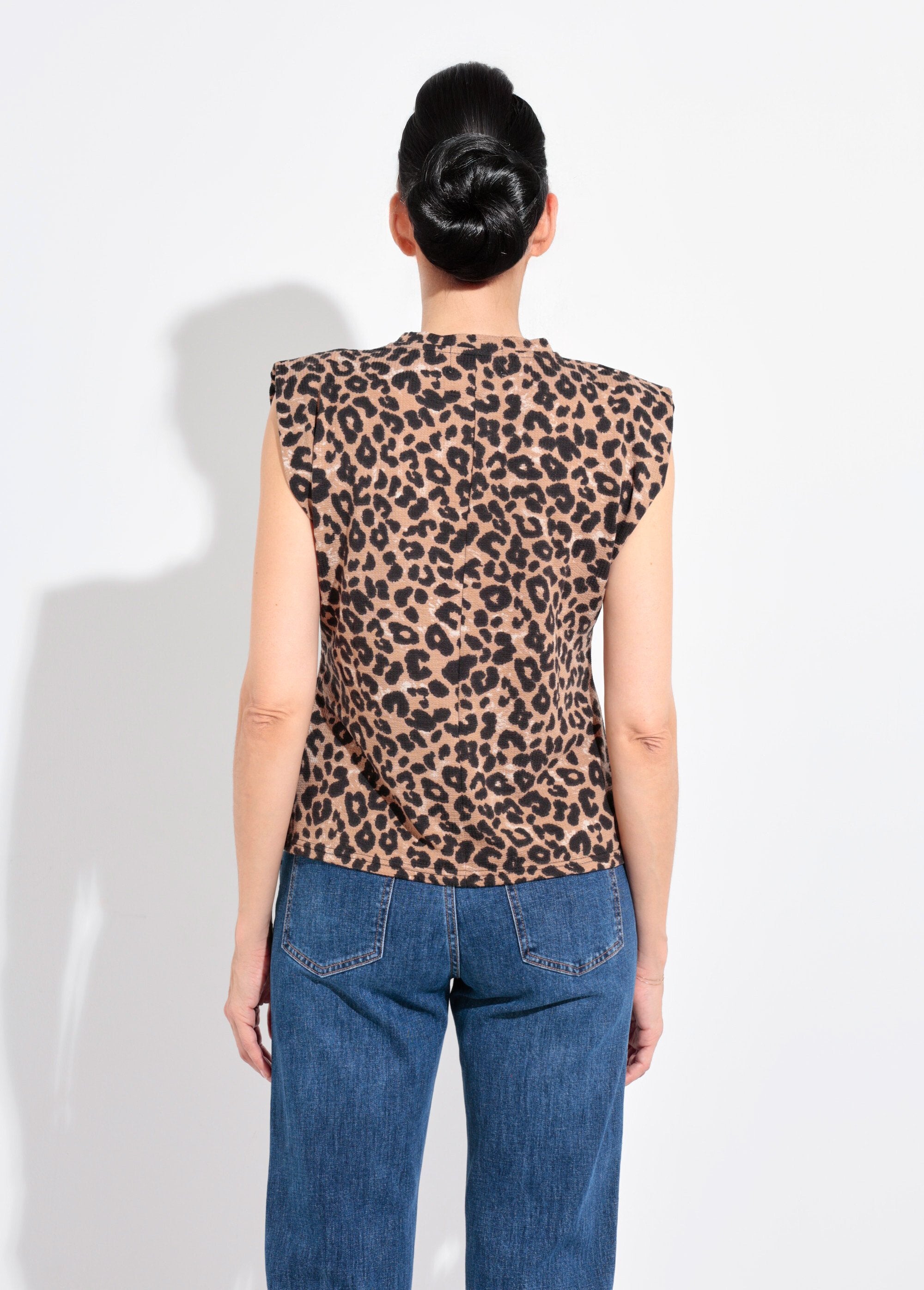 T-shirt_met_luipaardprint_en_kimonomouwen_Leopard_DO1_slim