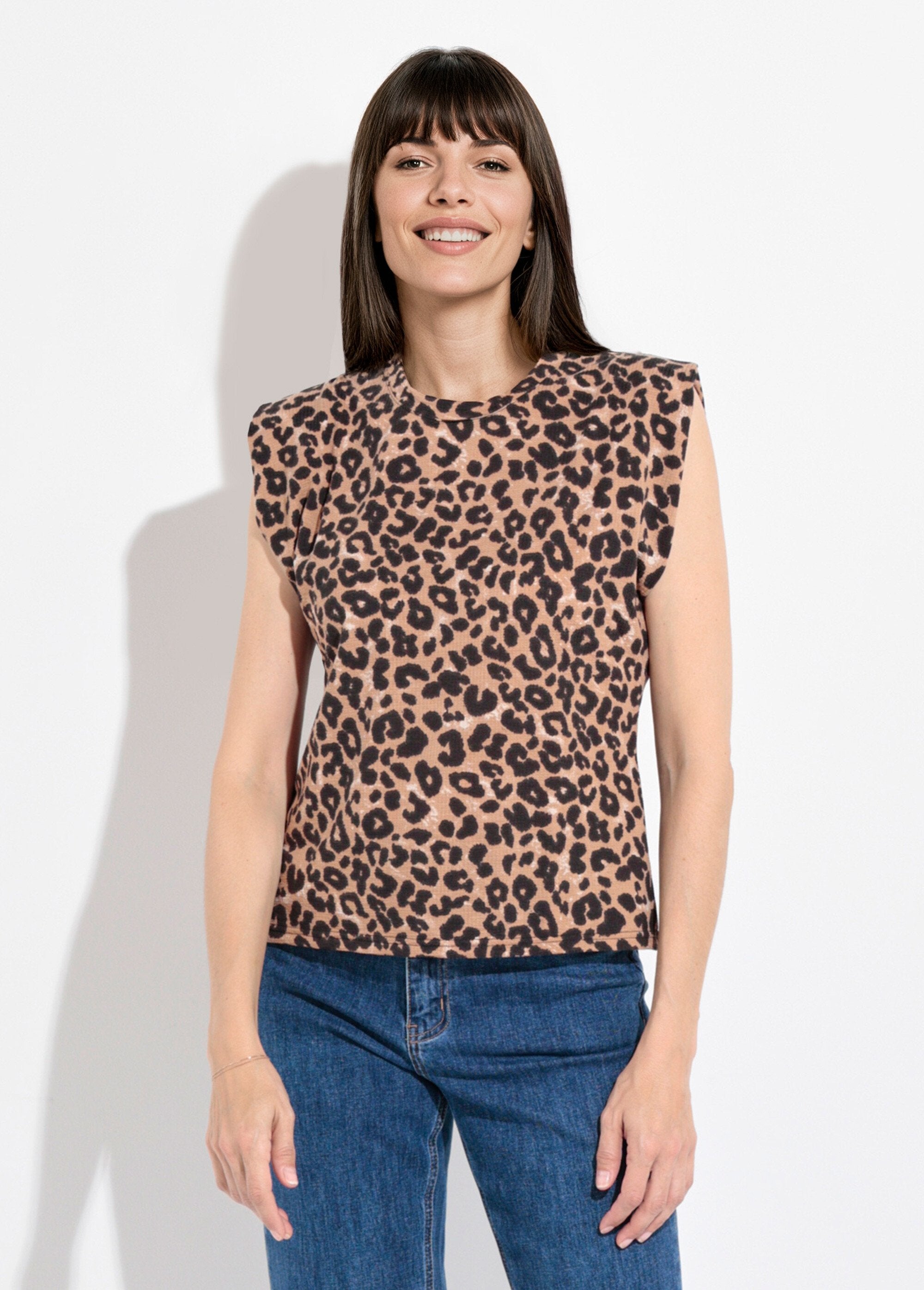 T-shirt_met_luipaardprint_en_kimonomouwen_Leopard_FA1_slim