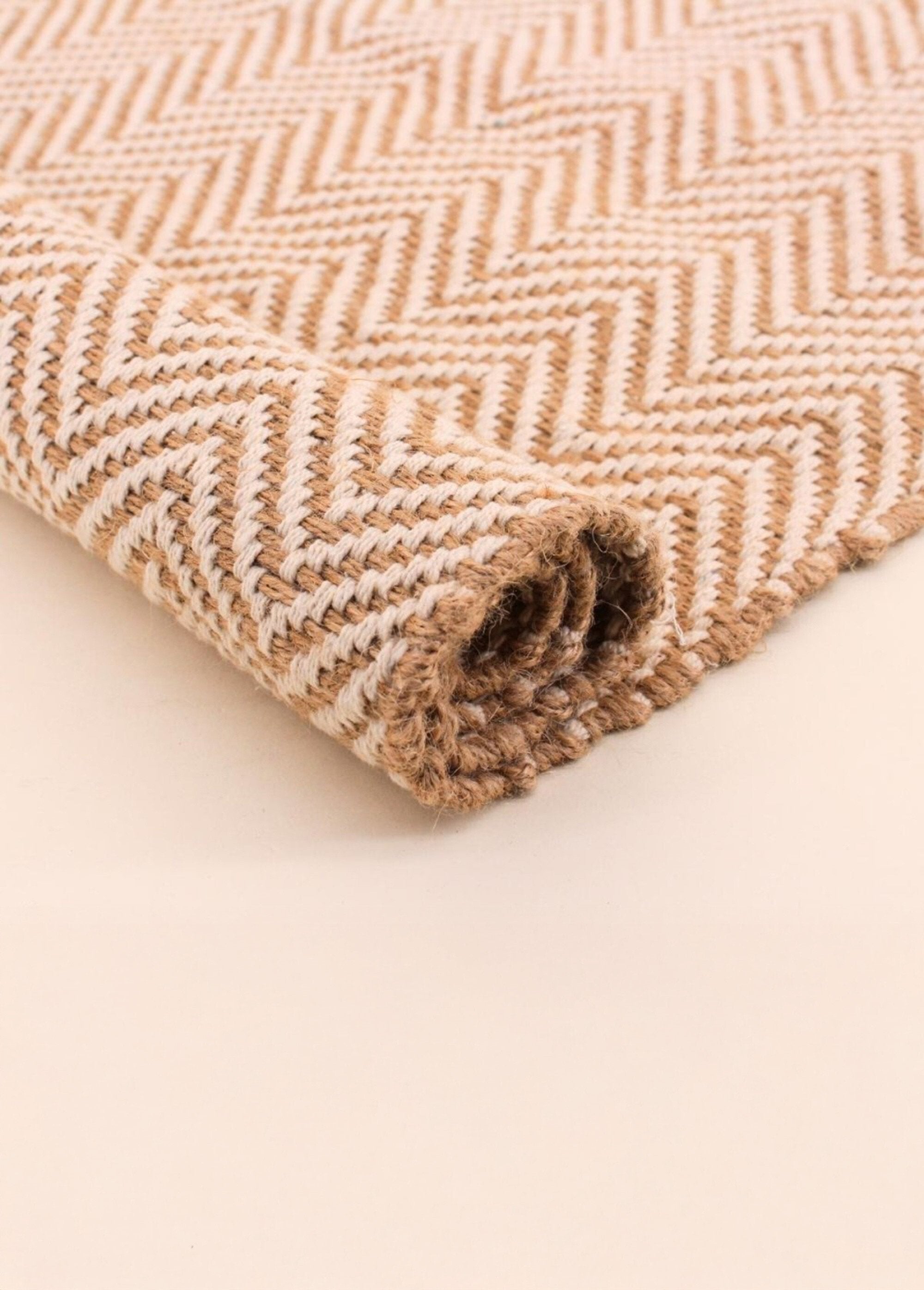 Vloerkleed_met_visgraatmotief_90x60cm_Beige_DE1_slim